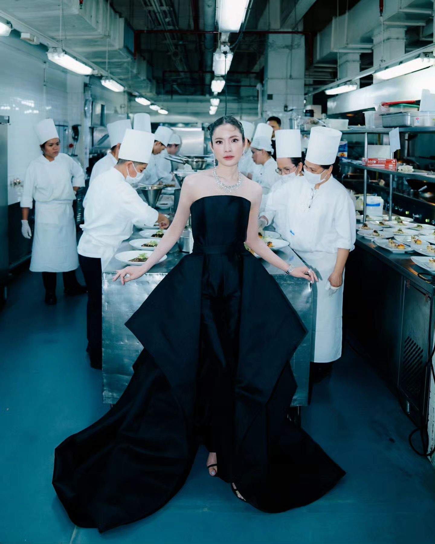 แอฟ - ทักษอร ภักดิ์สุขเจริญ