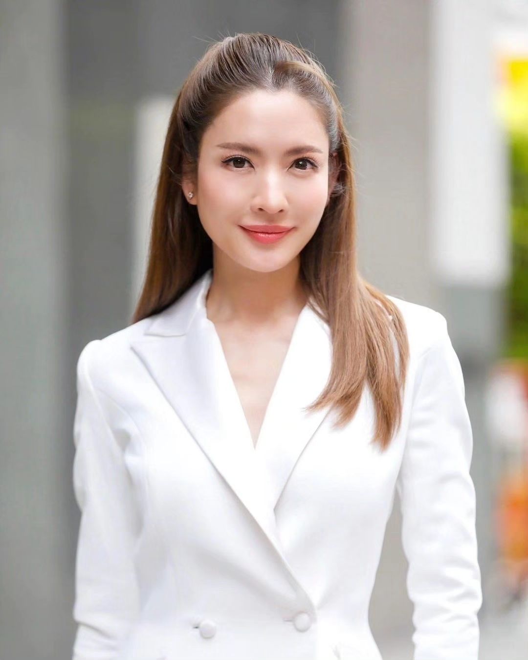 แอฟ - ทักษอร ภักดิ์สุขเจริญ