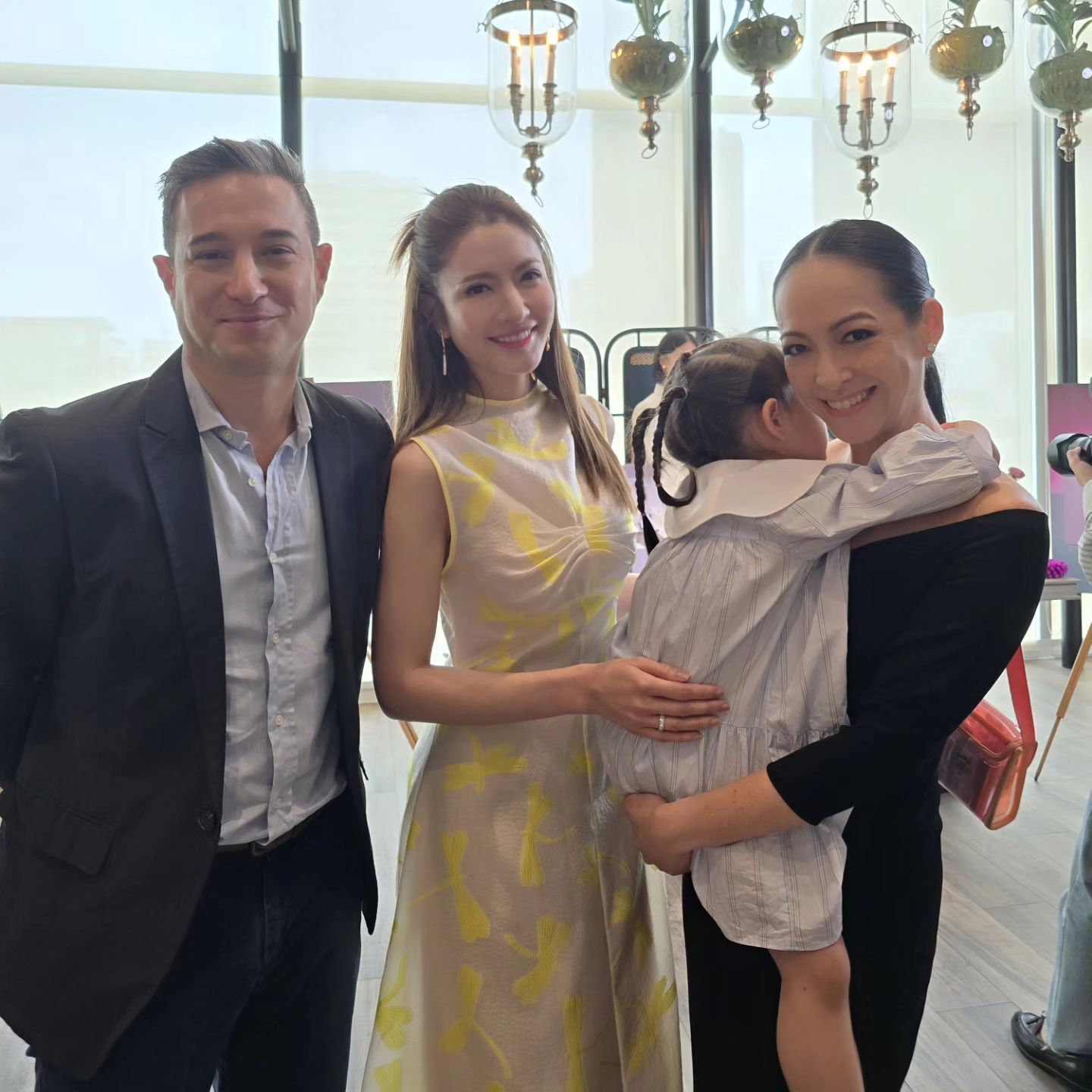 แอฟ - ทักษอร ภักดิ์สุขเจริญ