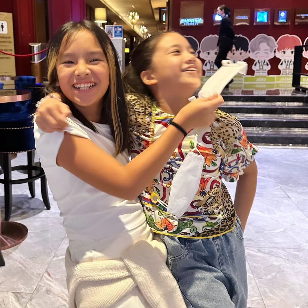 แอฟ - ทักษอร ภักดิ์สุขเจริญ