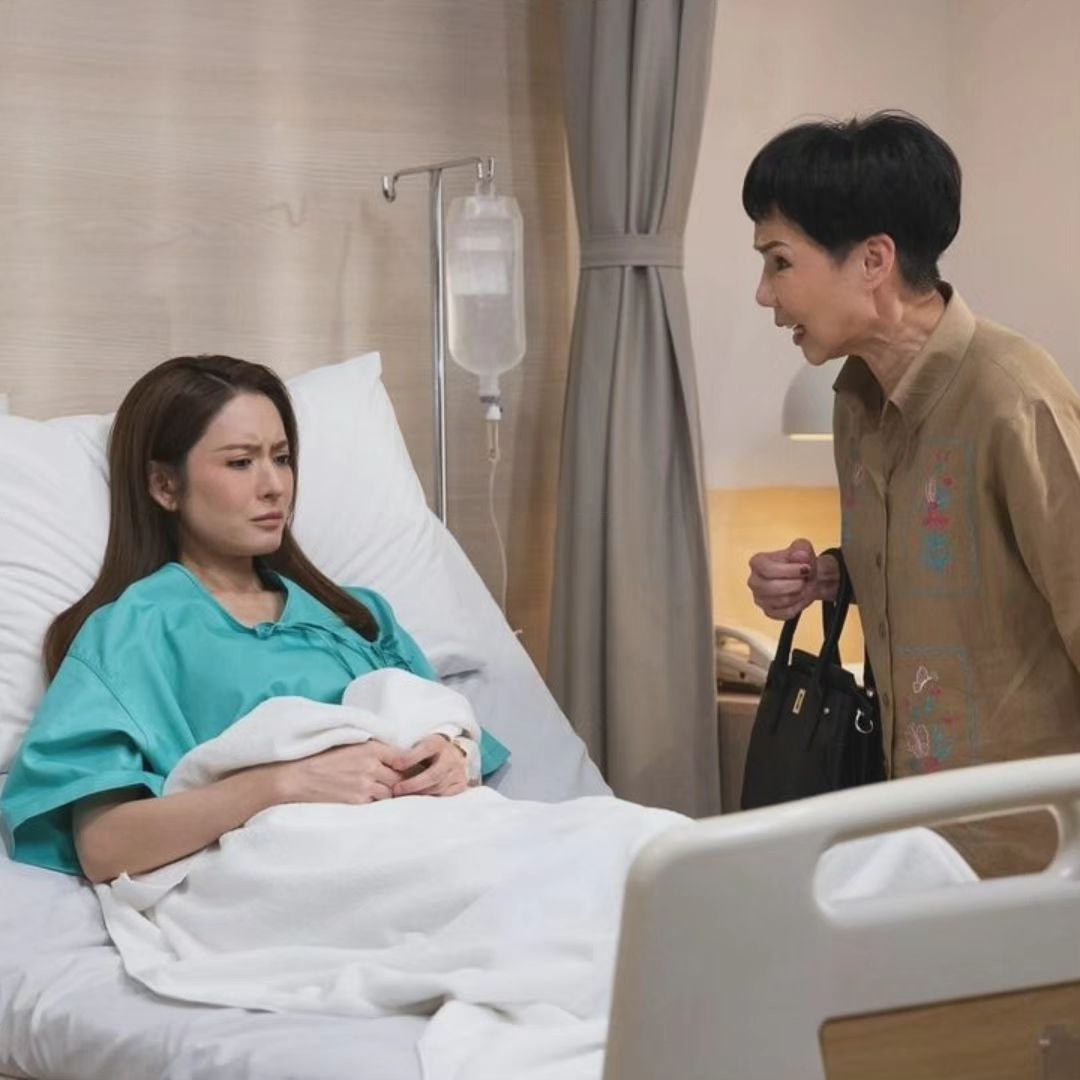 แอฟ - ทักษอร ภักดิ์สุขเจริญ