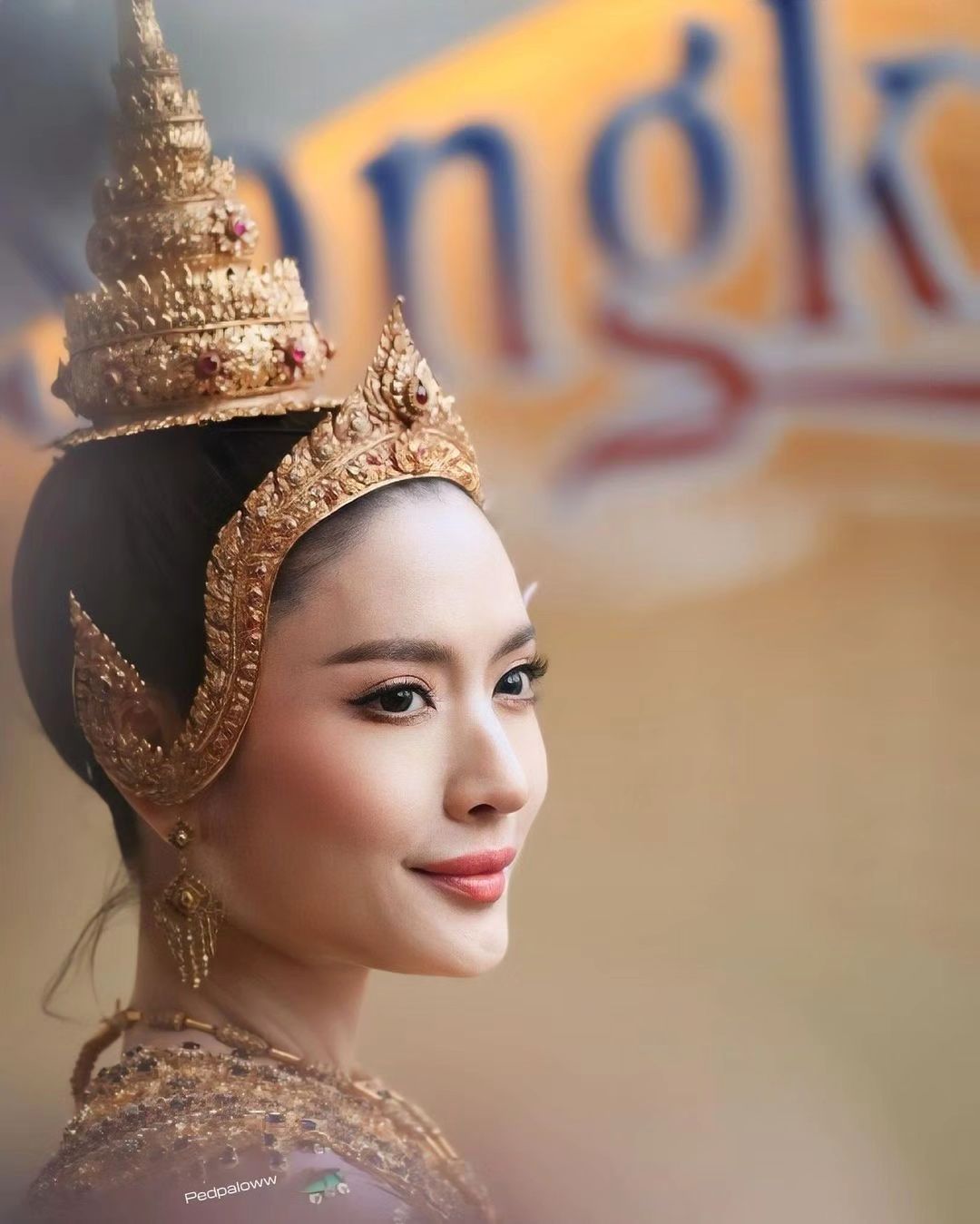 แอฟ - ทักษอร ภักดิ์สุขเจริญ