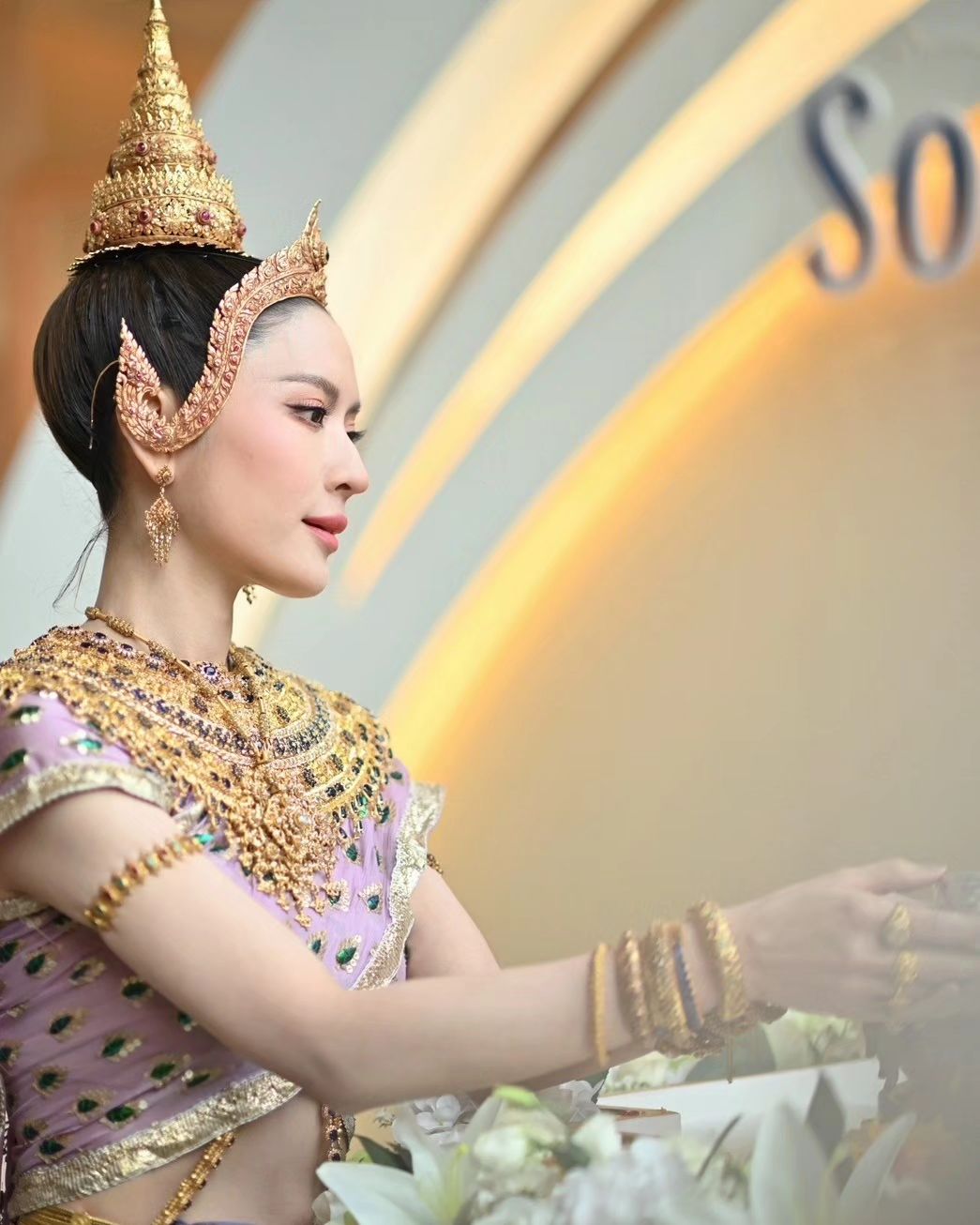 แอฟ - ทักษอร ภักดิ์สุขเจริญ