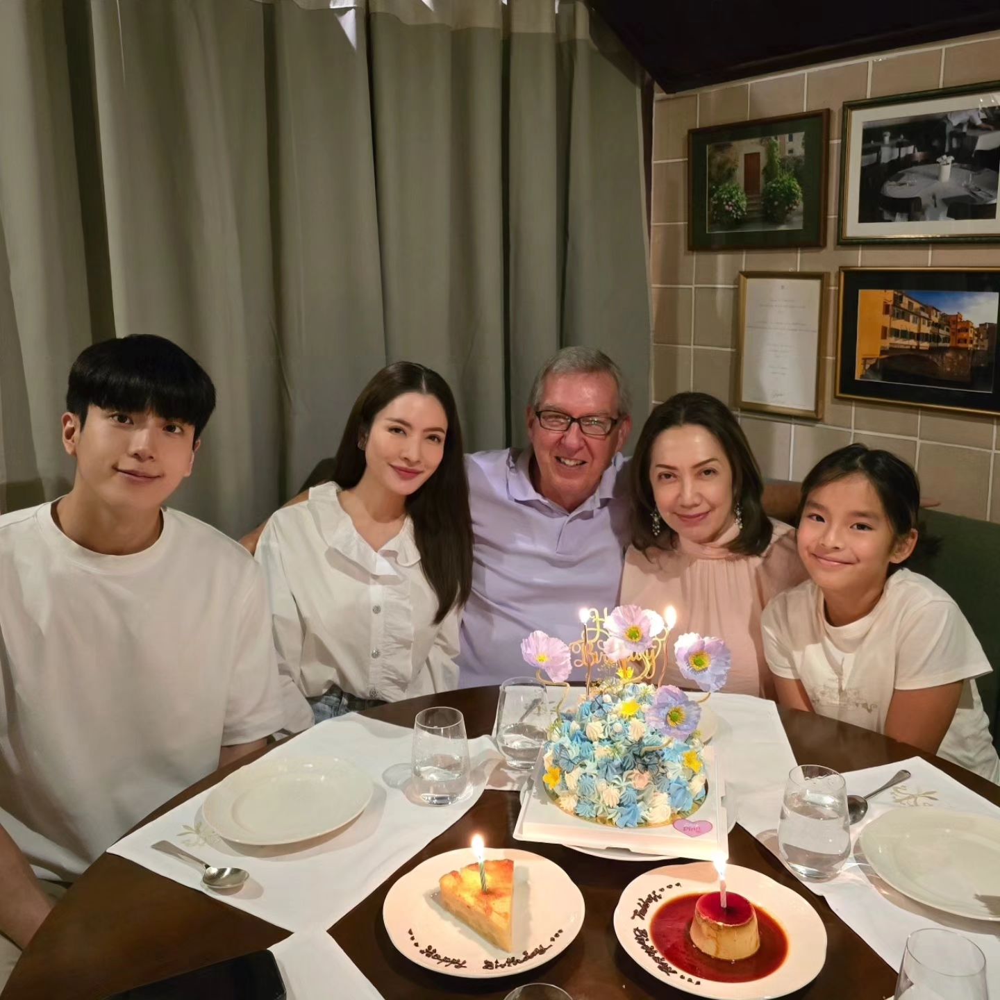 แอฟ - ทักษอร ภักดิ์สุขเจริญ