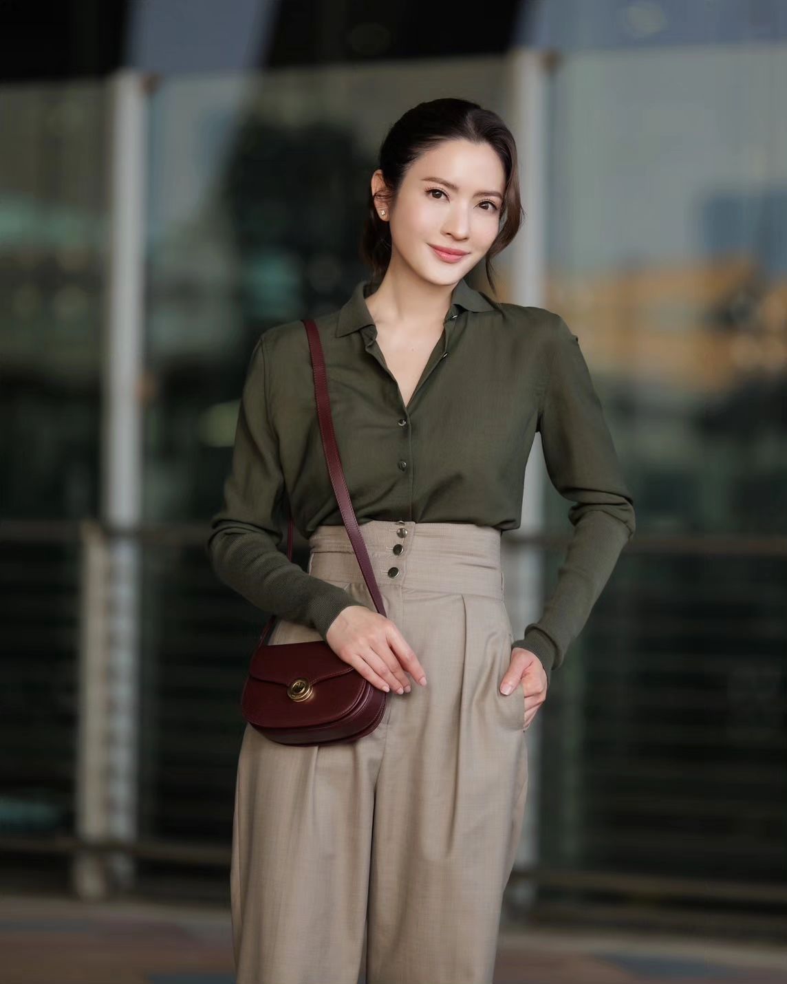 แอฟ - ทักษอร ภักดิ์สุขเจริญ