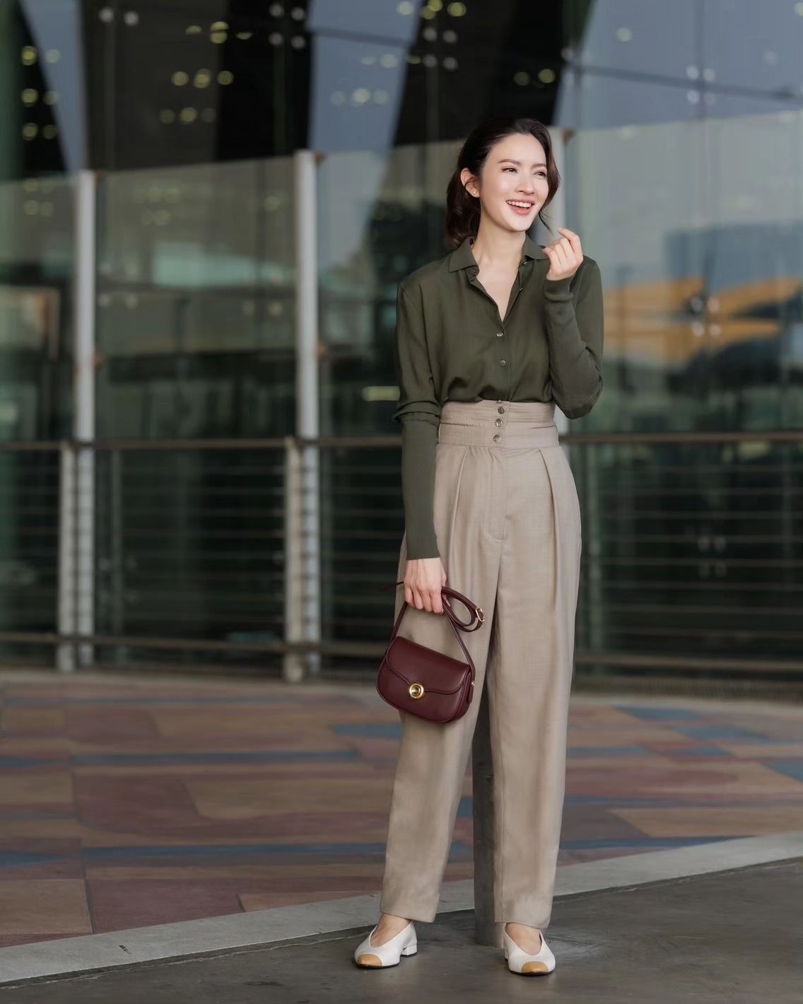 แอฟ - ทักษอร ภักดิ์สุขเจริญ