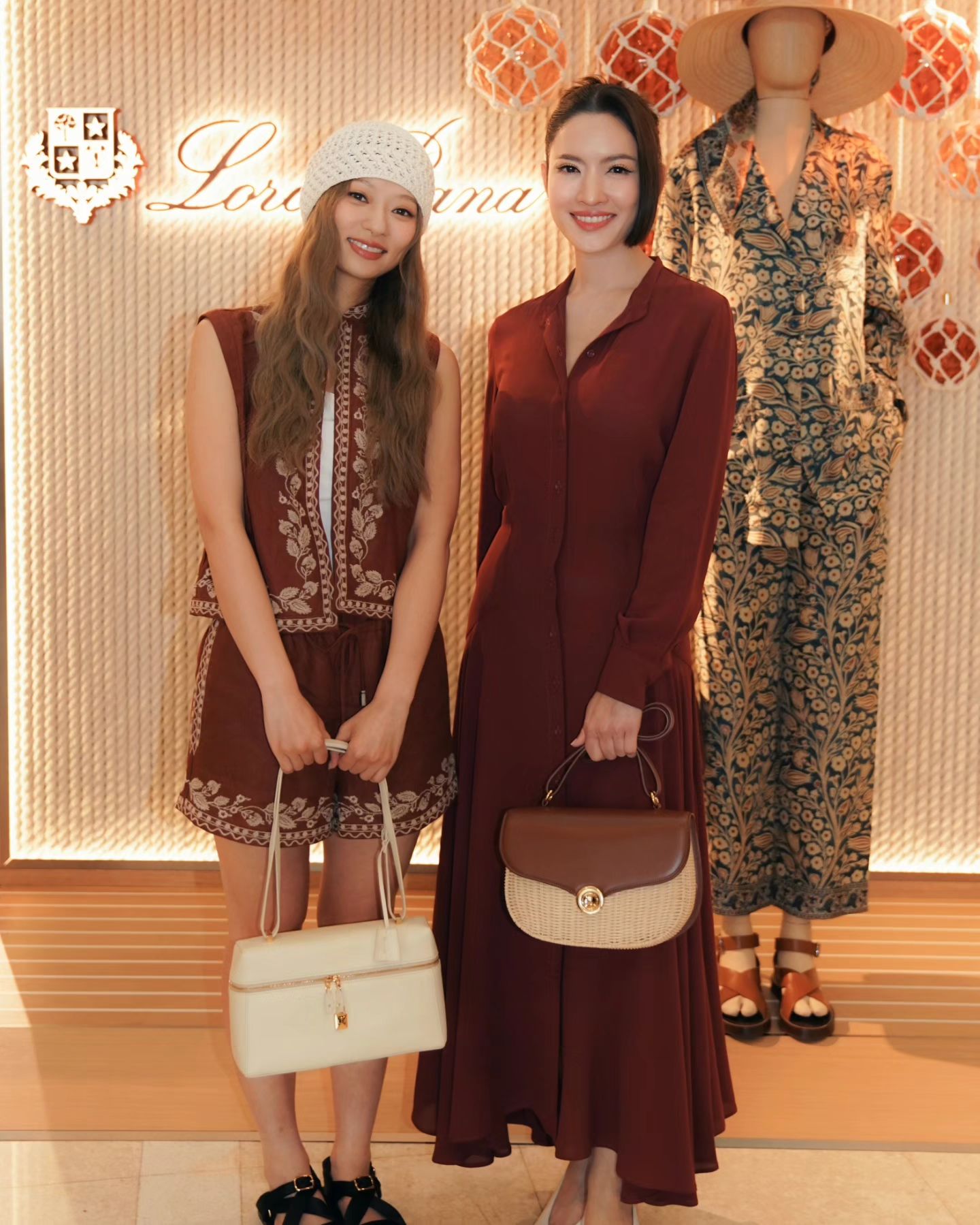 แอฟ - ทักษอร ภักดิ์สุขเจริญ