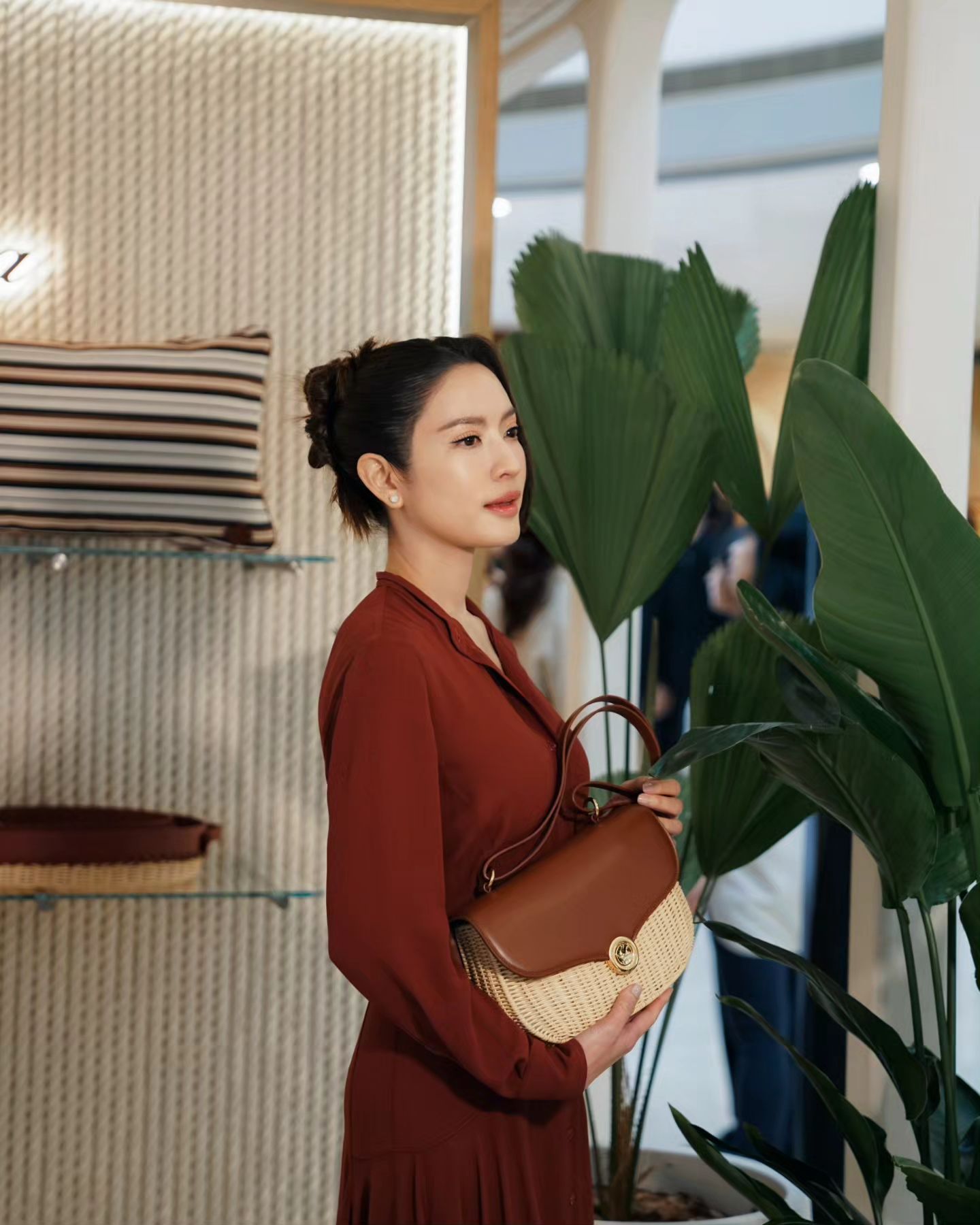 แอฟ - ทักษอร ภักดิ์สุขเจริญ