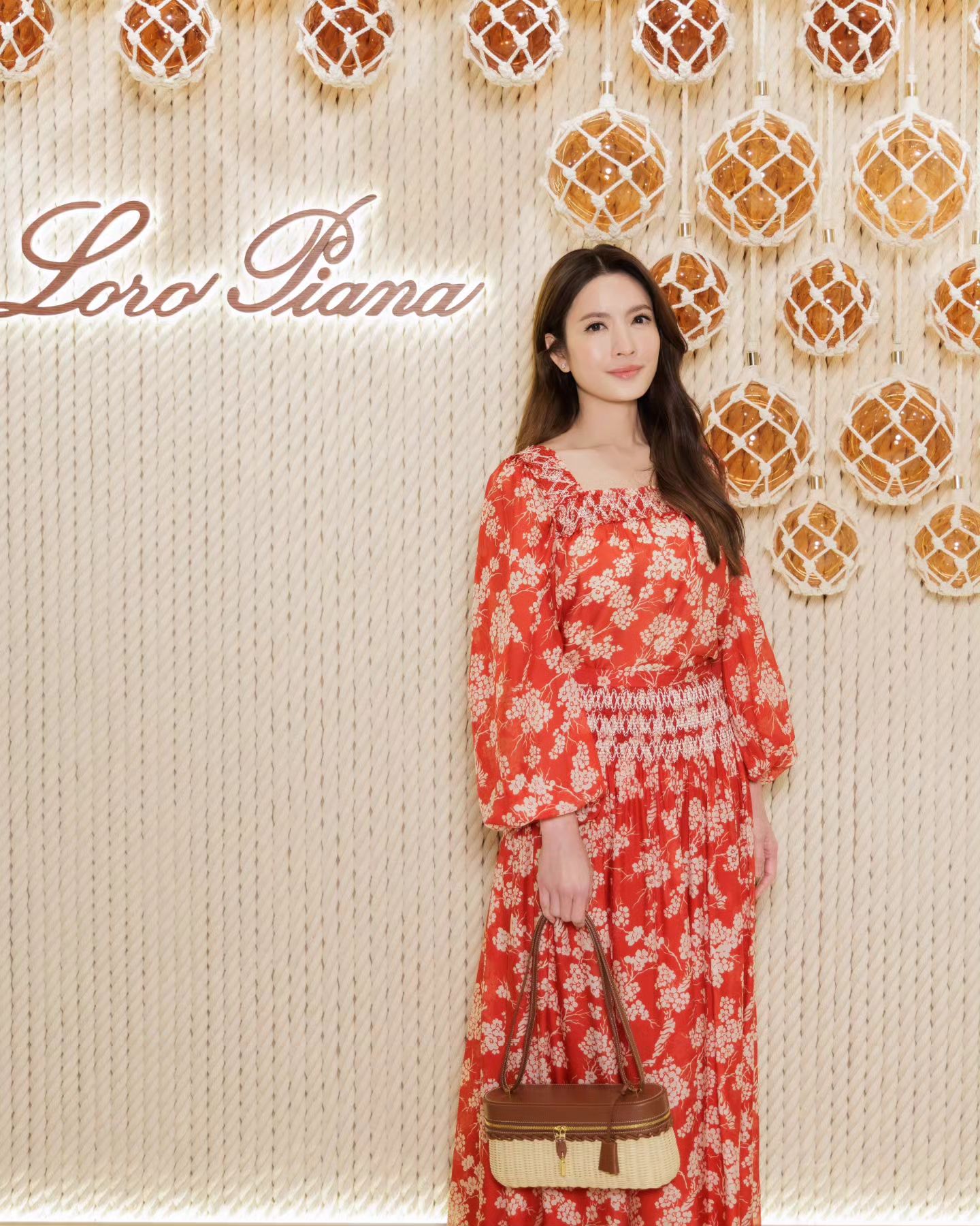 แอฟ - ทักษอร ภักดิ์สุขเจริญ