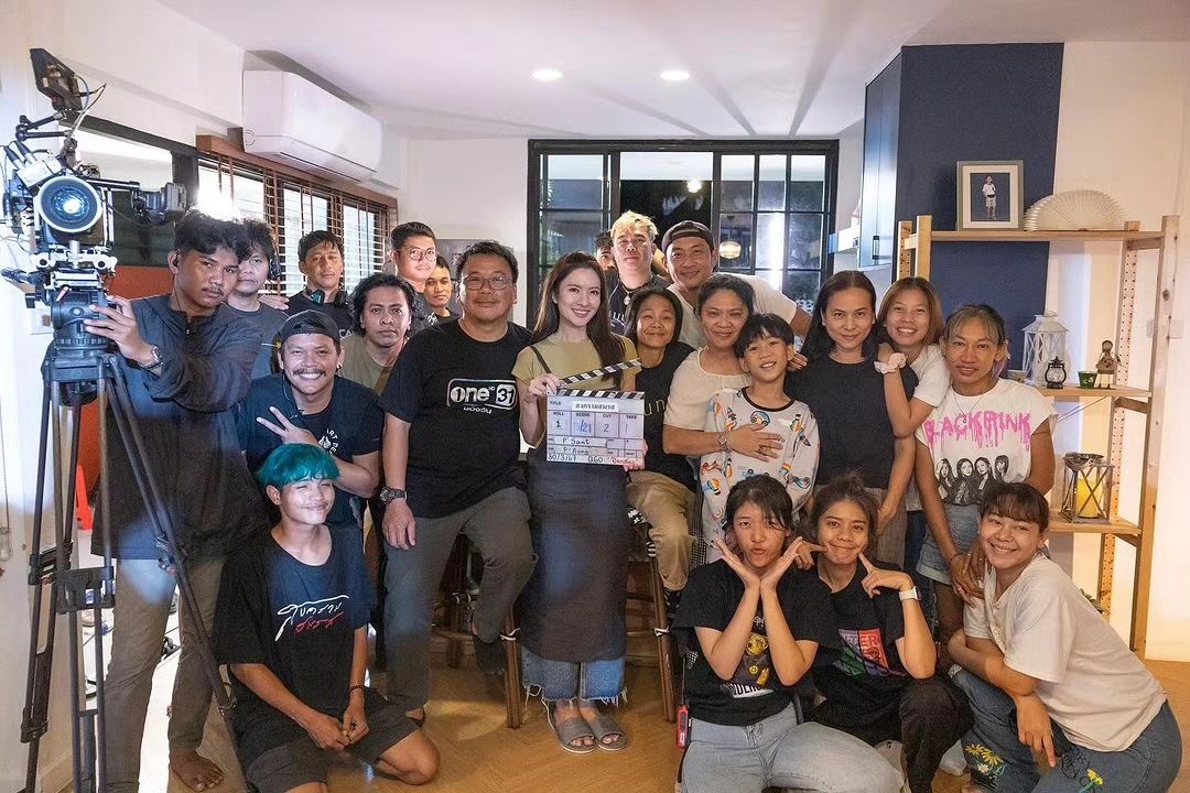 แอฟ - ทักษอร ภักดิ์สุขเจริญ