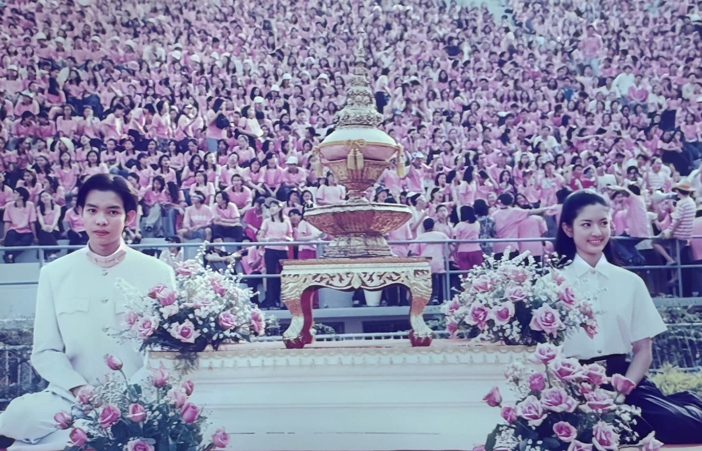 แอฟ - ทักษอร ภักดิ์สุขเจริญ