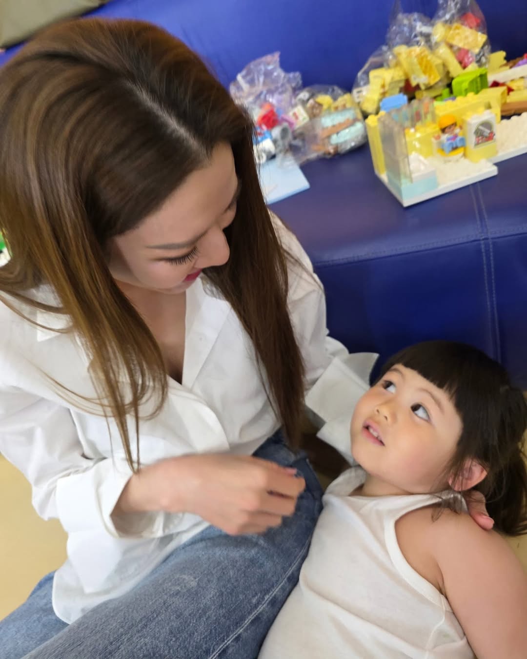แอฟ - ทักษอร ภักดิ์สุขเจริญ