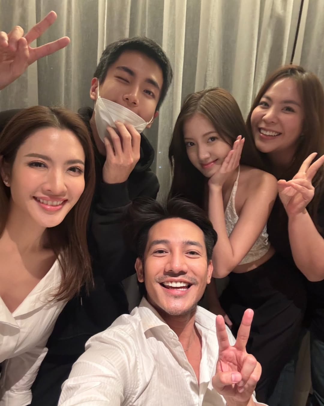 แอฟ - ทักษอร ภักดิ์สุขเจริญ