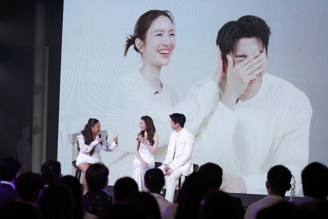 แอฟ - ทักษอร ภักดิ์สุขเจริญ