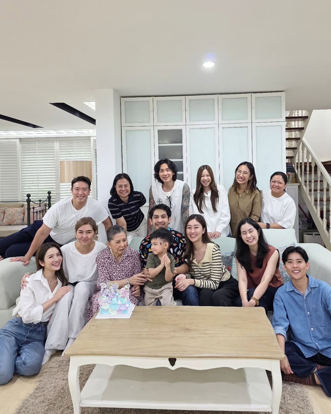 แอฟ - ทักษอร ภักดิ์สุขเจริญ