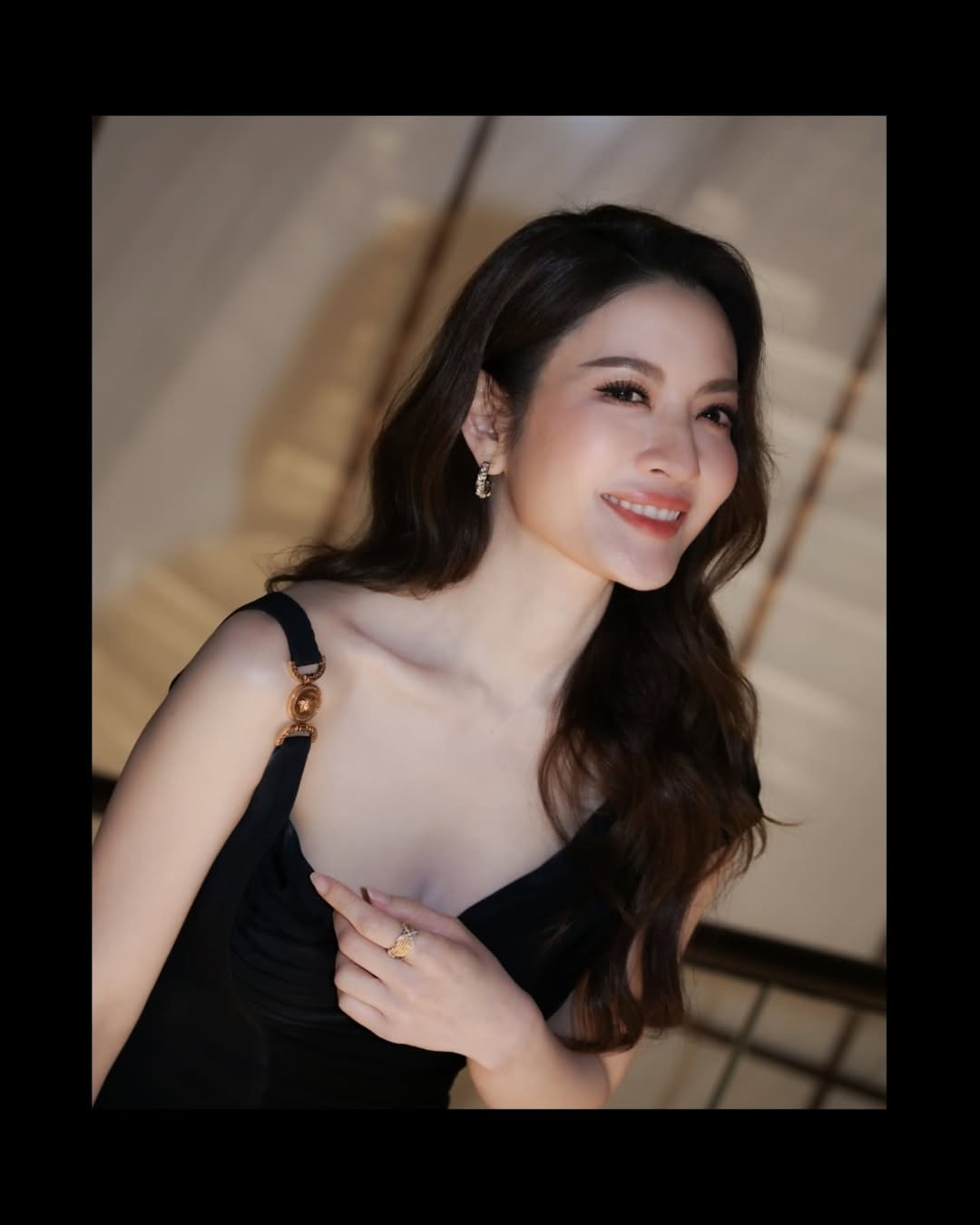 แอฟ - ทักษอร ภักดิ์สุขเจริญ