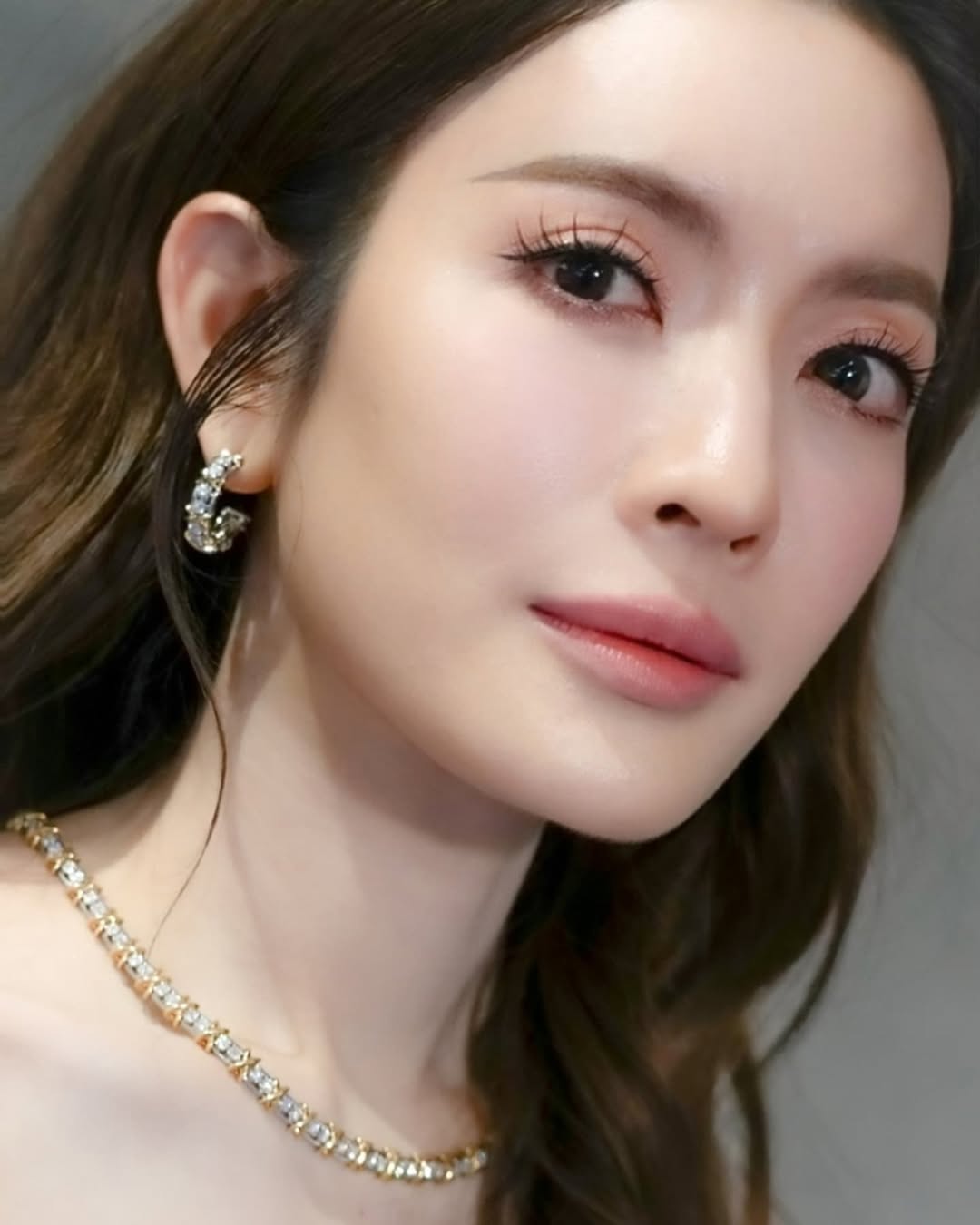 แอฟ - ทักษอร ภักดิ์สุขเจริญ