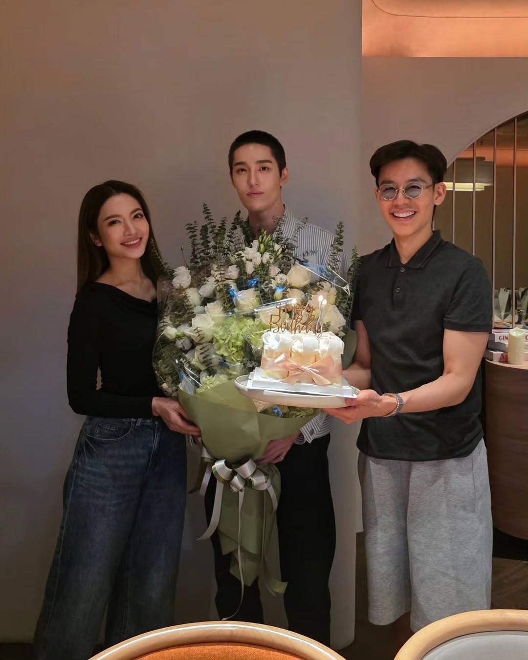 แอฟ - ทักษอร ภักดิ์สุขเจริญ