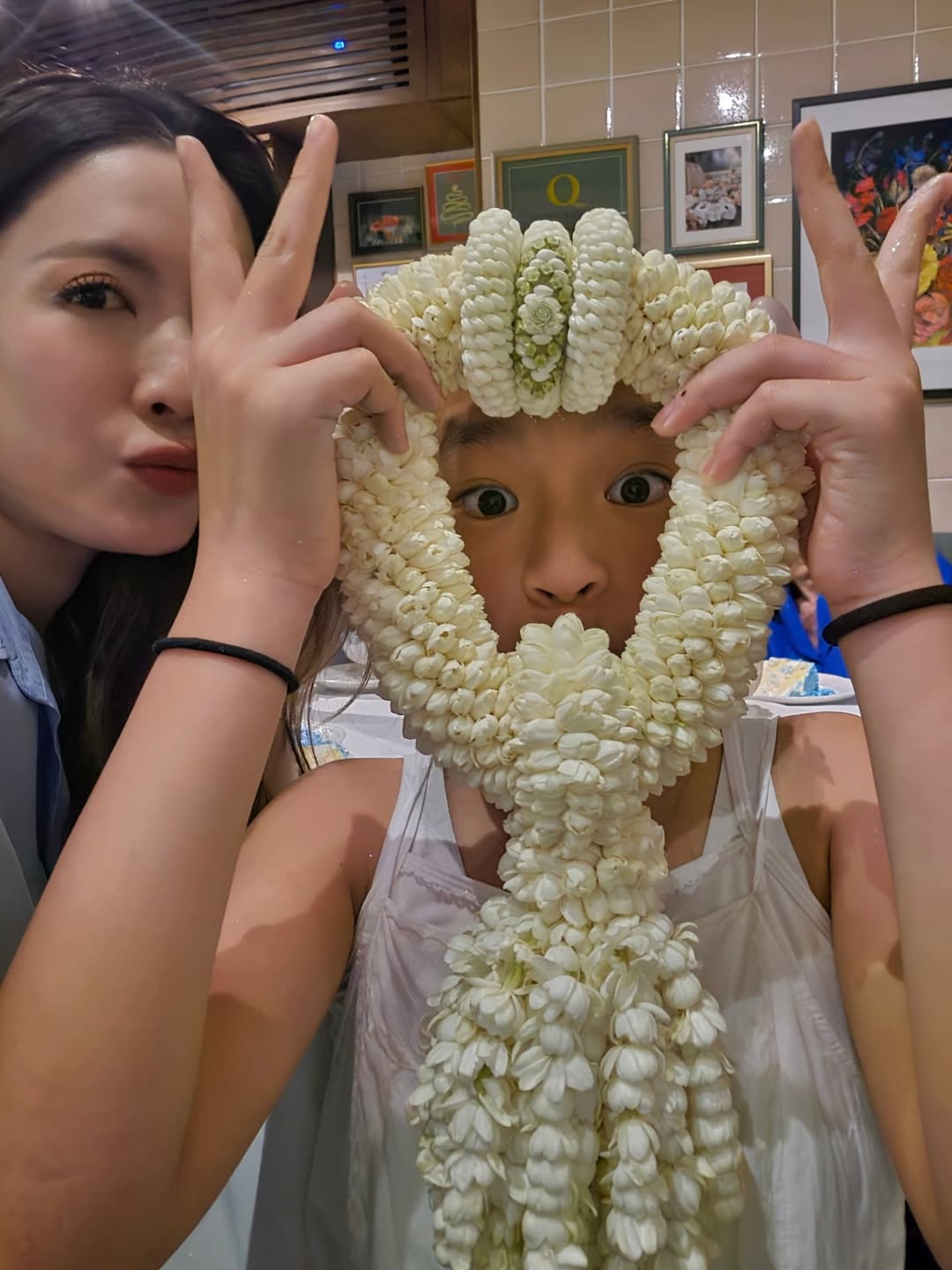 แอฟ - ทักษอร ภักดิ์สุขเจริญ