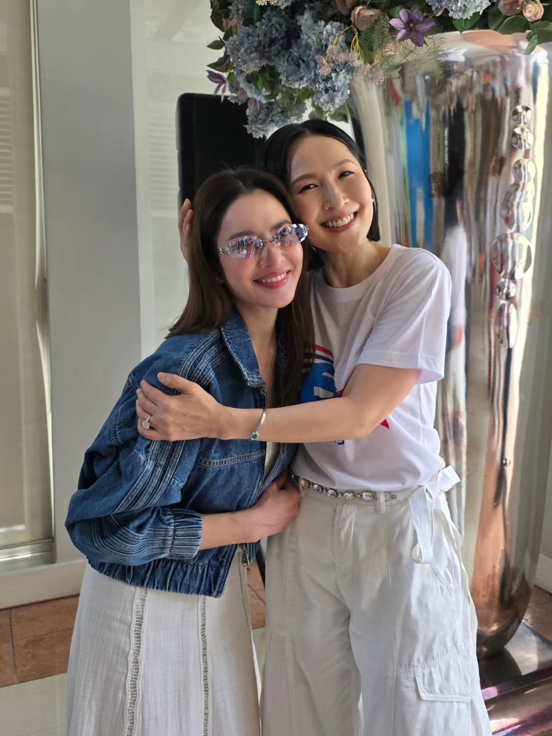 แอฟ - ทักษอร ภักดิ์สุขเจริญ