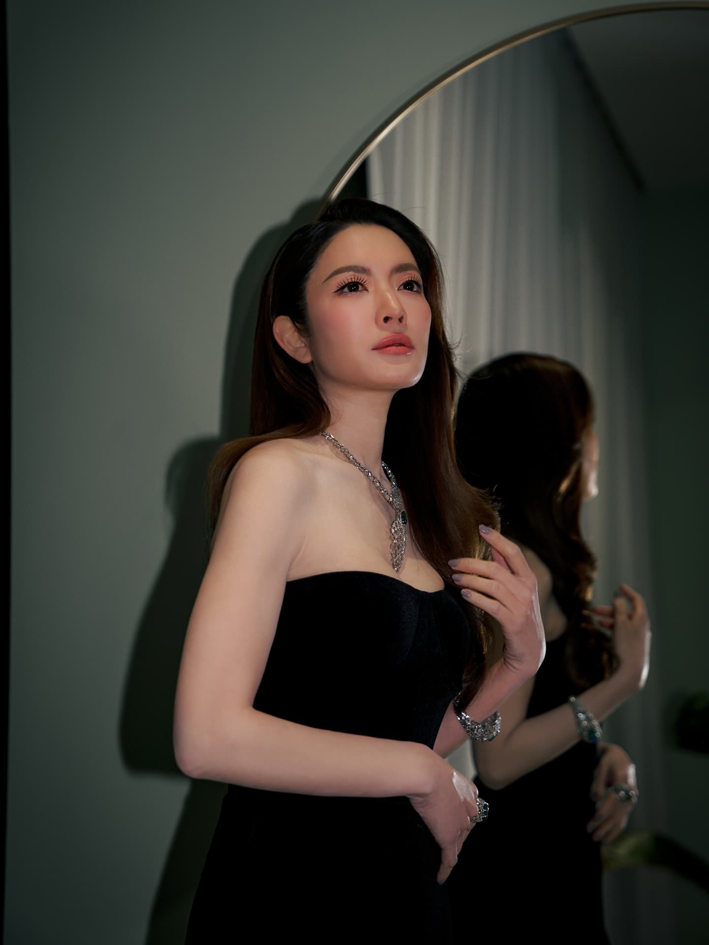 แอฟ - ทักษอร ภักดิ์สุขเจริญ