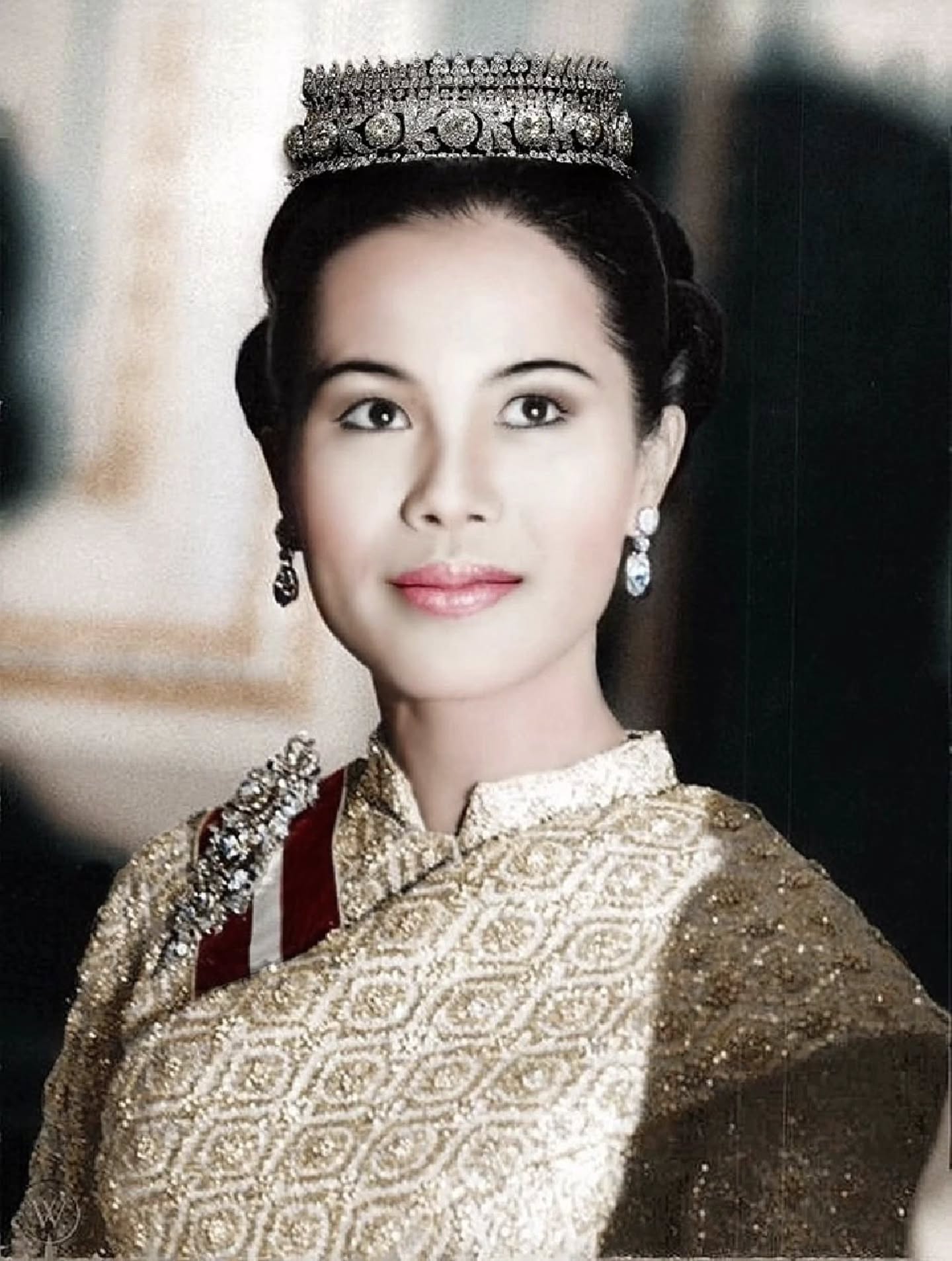 แอฟ - ทักษอร ภักดิ์สุขเจริญ