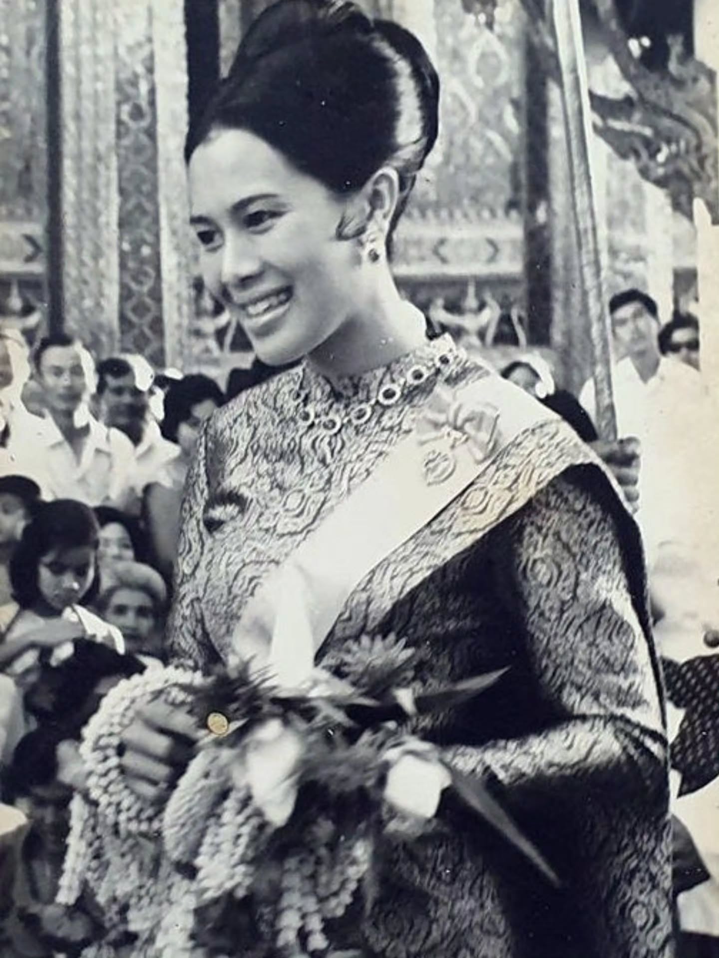 แอฟ - ทักษอร ภักดิ์สุขเจริญ