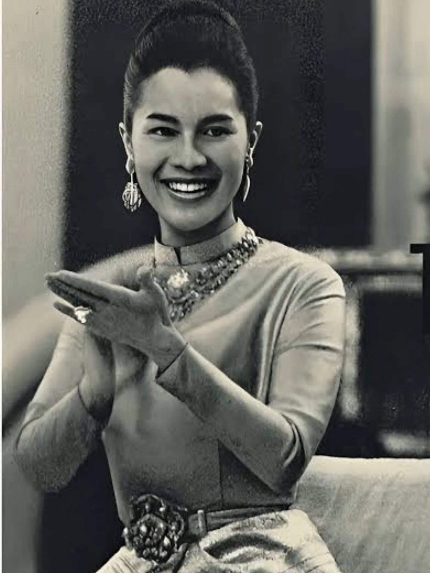 แอฟ - ทักษอร ภักดิ์สุขเจริญ