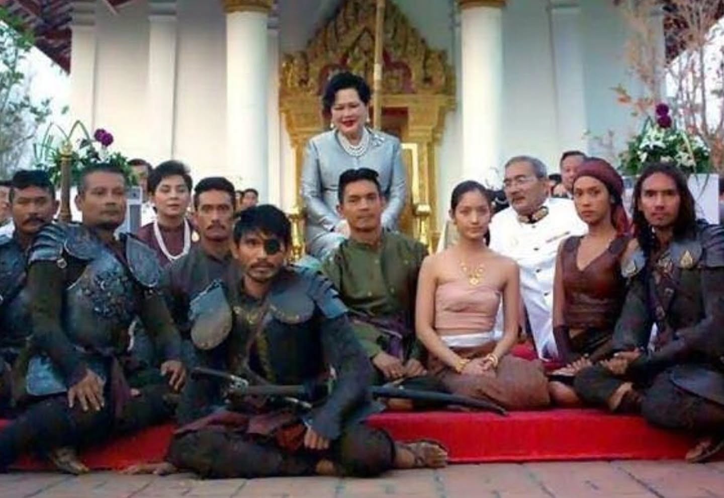 แอฟ - ทักษอร ภักดิ์สุขเจริญ