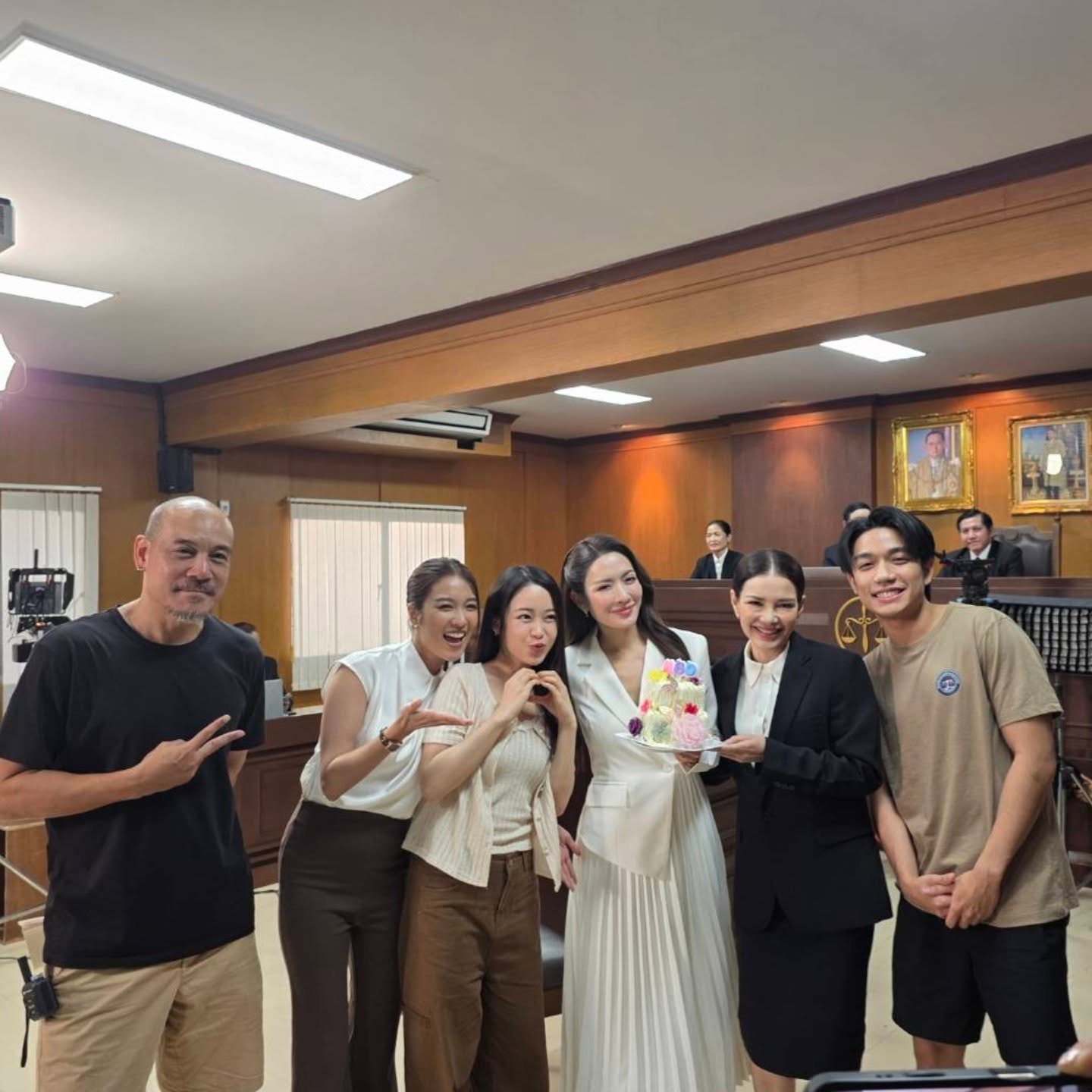 แอฟ - ทักษอร ภักดิ์สุขเจริญ