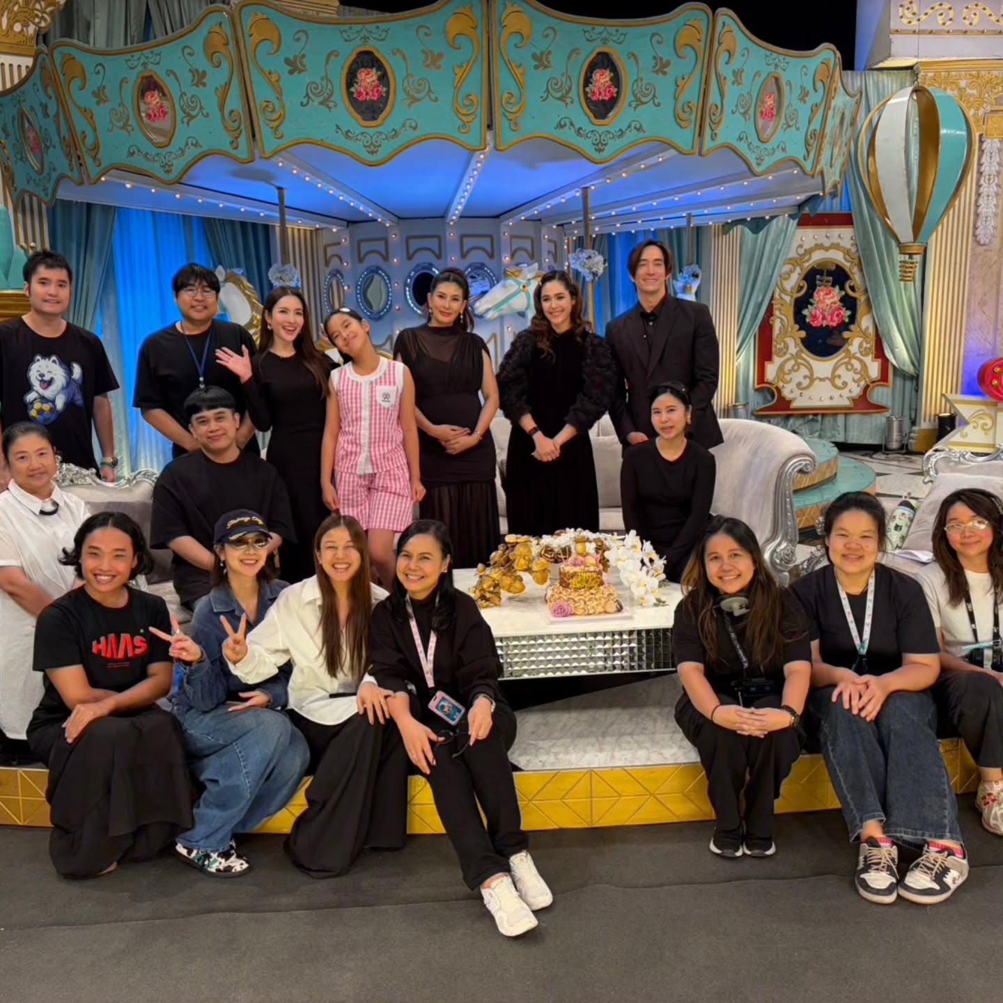 แอฟ - ทักษอร ภักดิ์สุขเจริญ