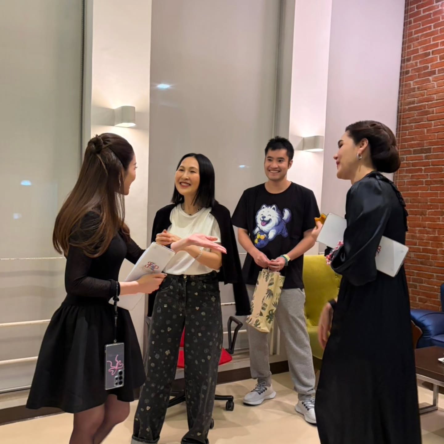 แอฟ - ทักษอร ภักดิ์สุขเจริญ