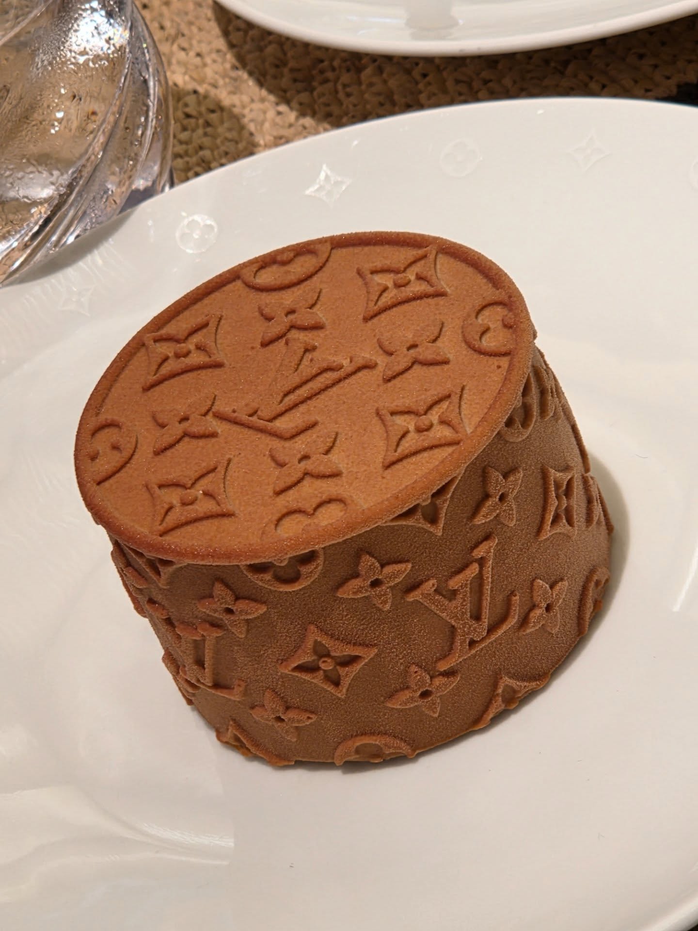 แอฟ - ทักษอร ภักดิ์สุขเจริญ