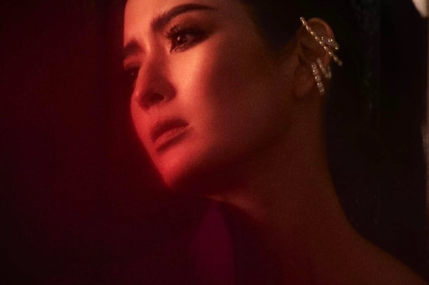 แอฟ - ทักษอร ภักดิ์สุขเจริญ