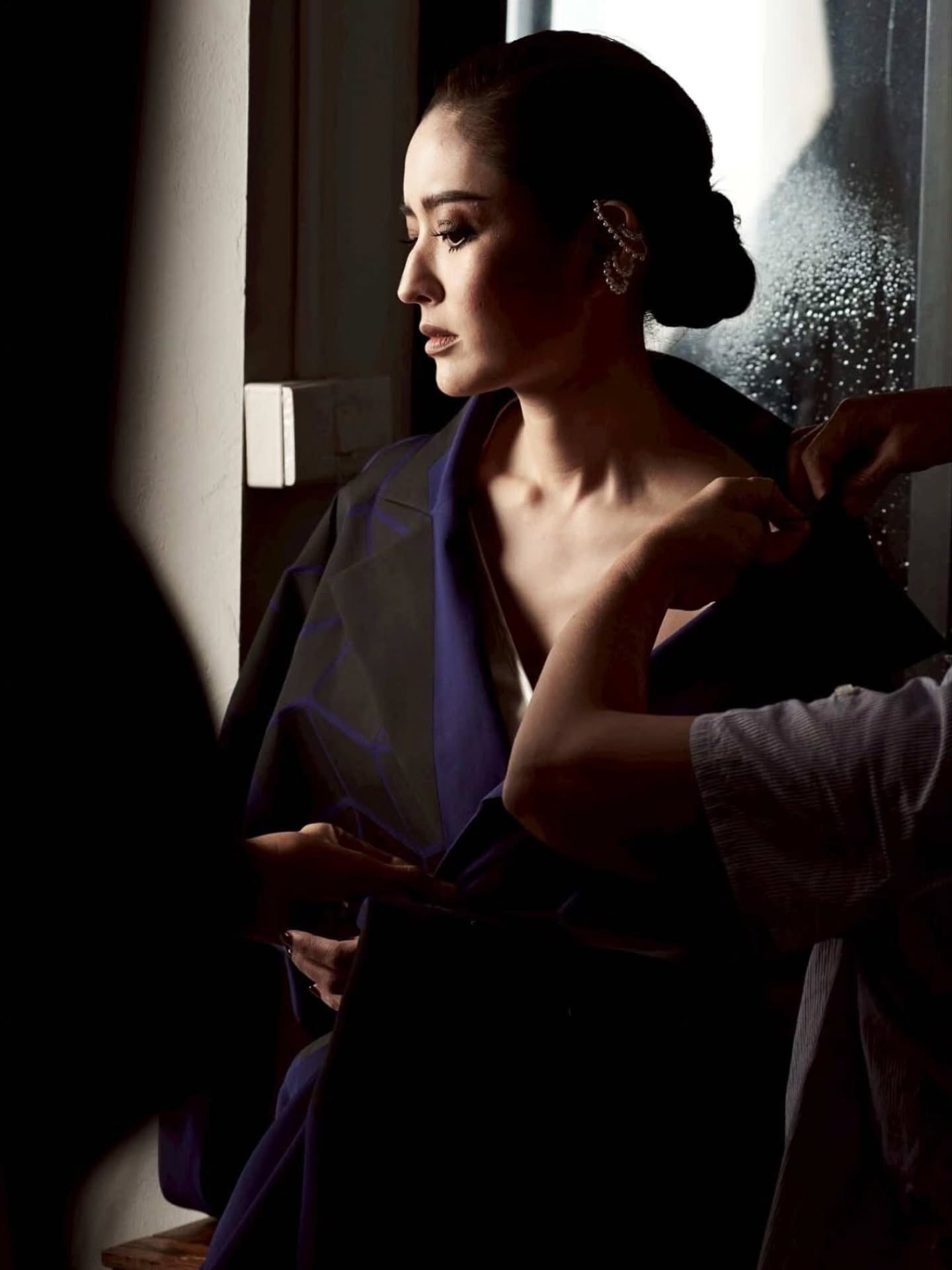 แอฟ - ทักษอร ภักดิ์สุขเจริญ