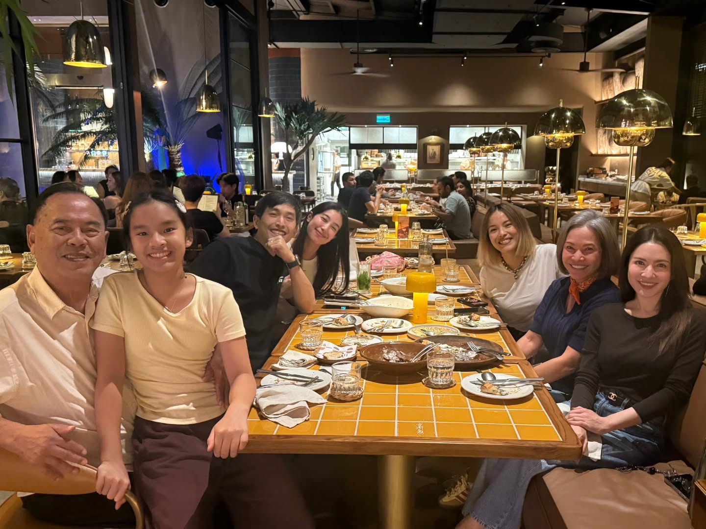 แอฟ - ทักษอร ภักดิ์สุขเจริญ