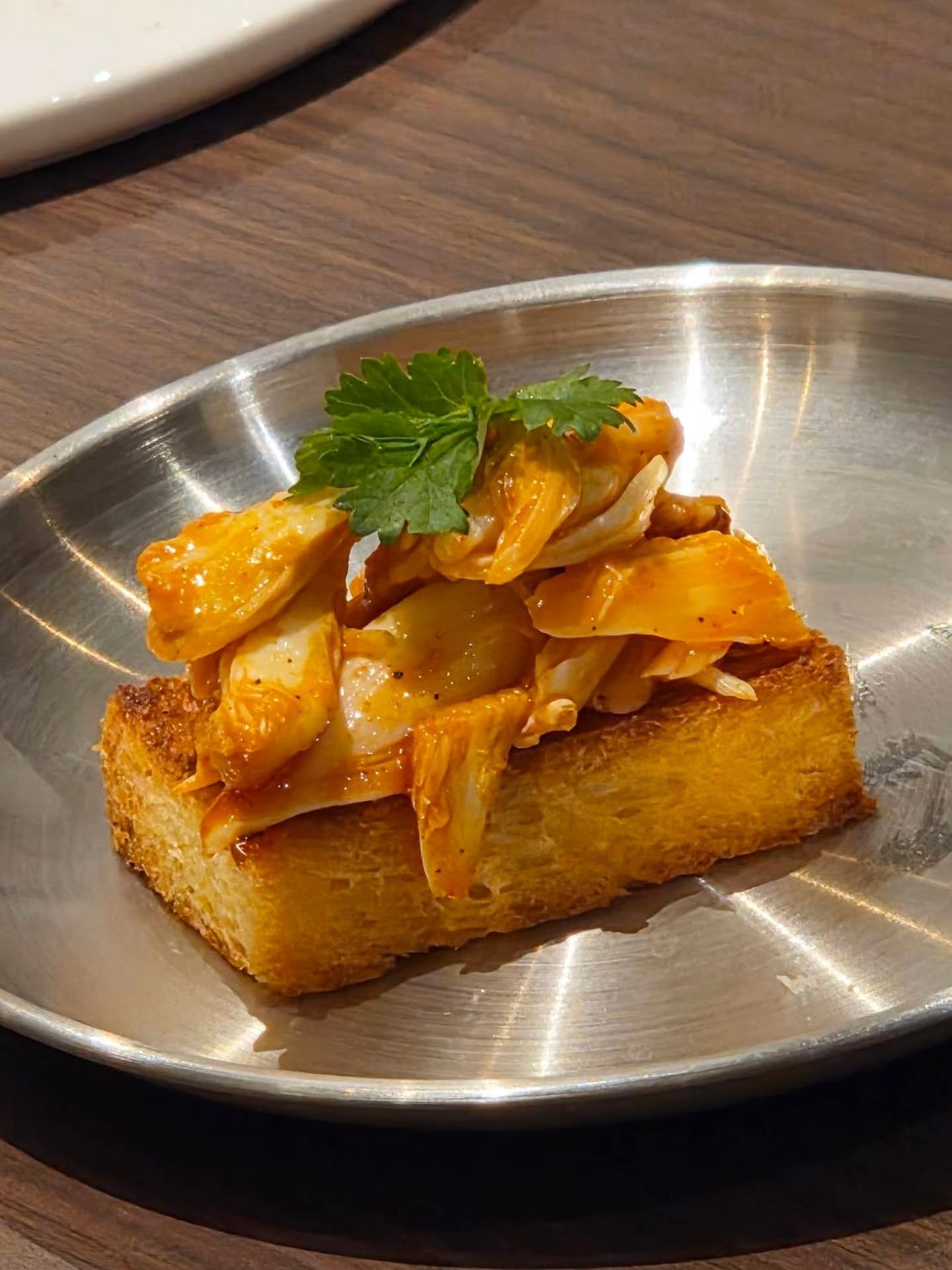 แอฟ - ทักษอร ภักดิ์สุขเจริญ