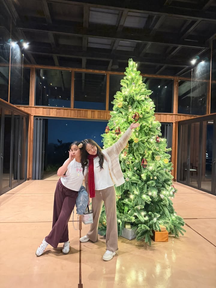 แอฟ - ทักษอร ภักดิ์สุขเจริญ