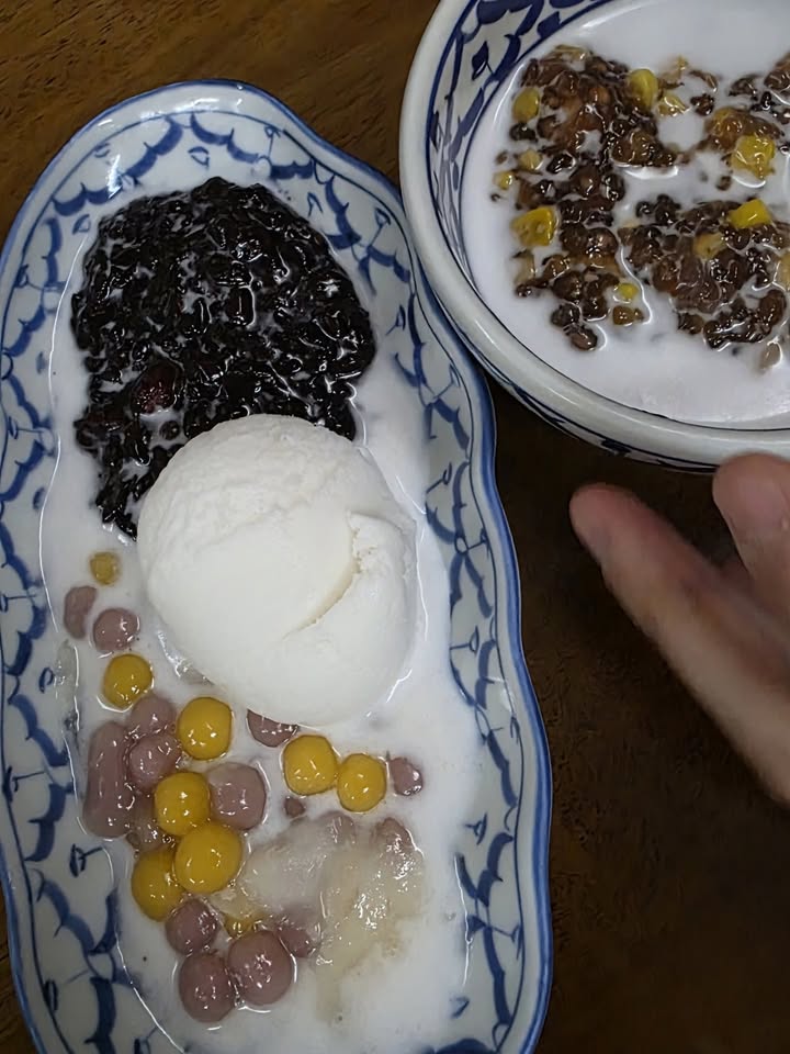 แอฟ - ทักษอร ภักดิ์สุขเจริญ