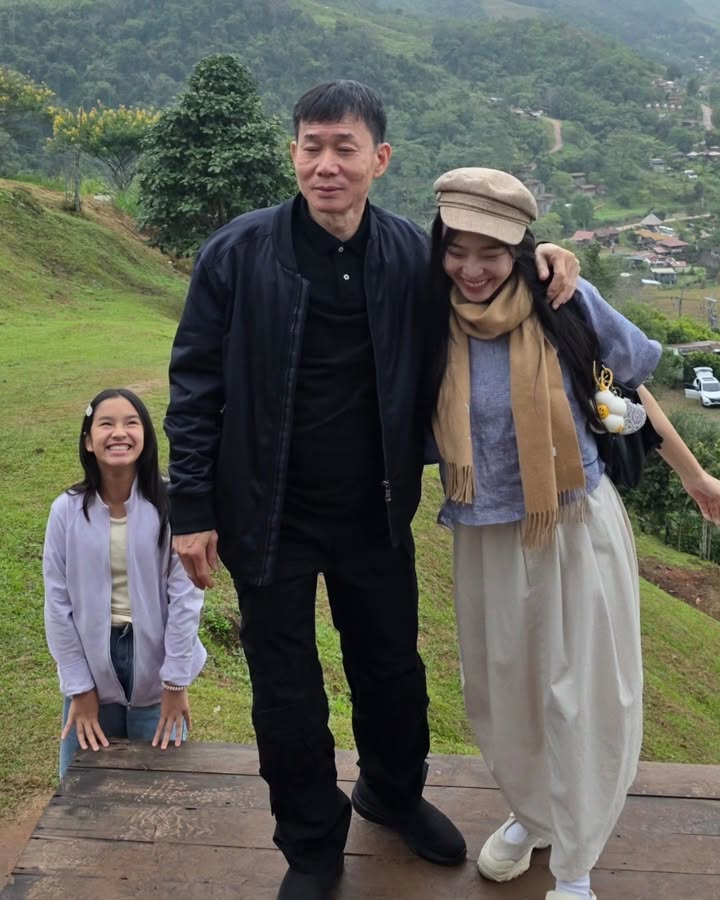 แอฟ - ทักษอร ภักดิ์สุขเจริญ