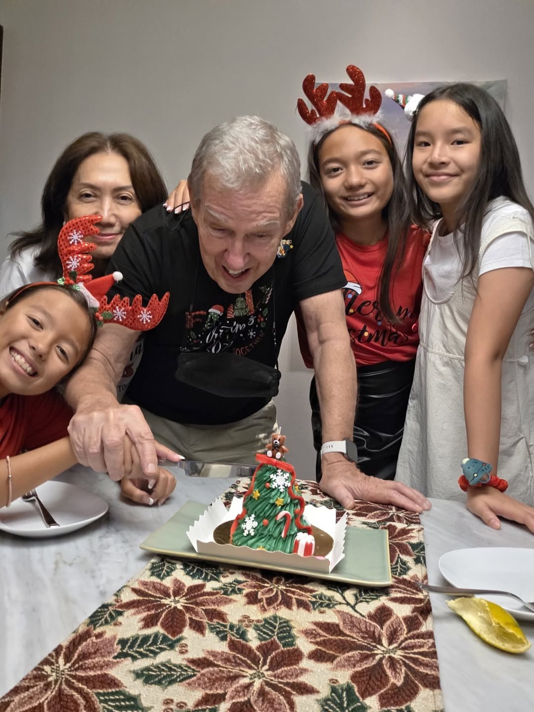 แอฟ - ทักษอร ภักดิ์สุขเจริญ