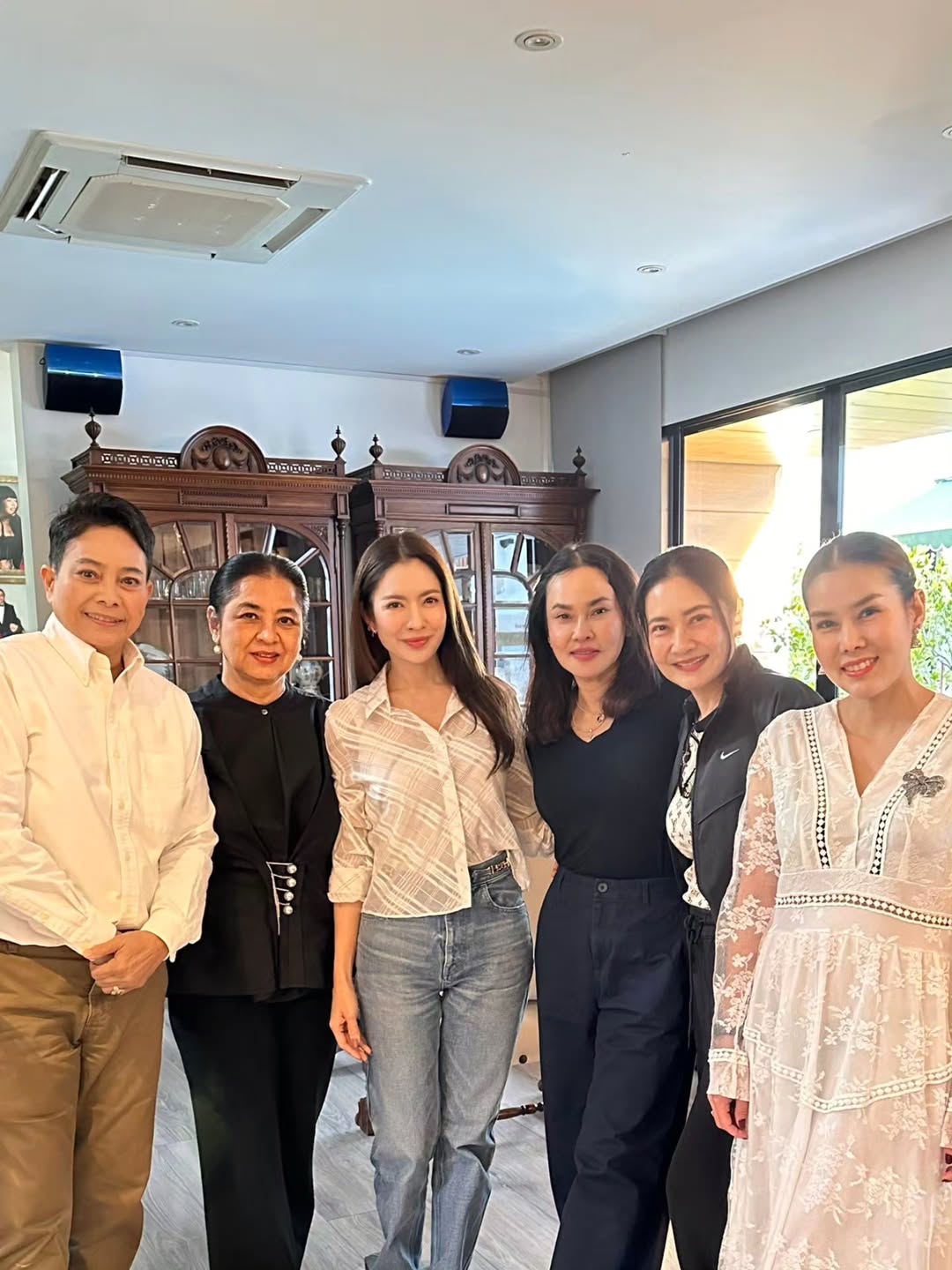 แอฟ - ทักษอร ภักดิ์สุขเจริญ