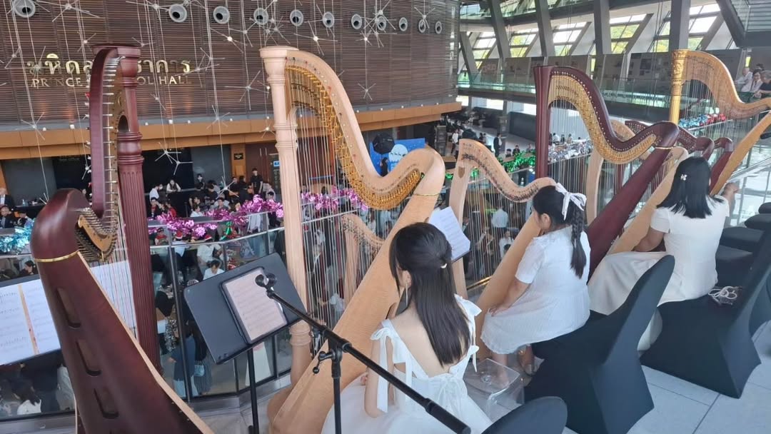 แอฟ - ทักษอร ภักดิ์สุขเจริญ