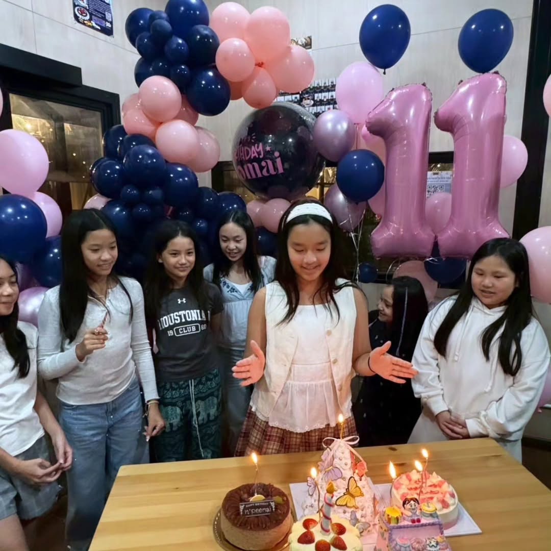 แอฟ - ทักษอร ภักดิ์สุขเจริญ