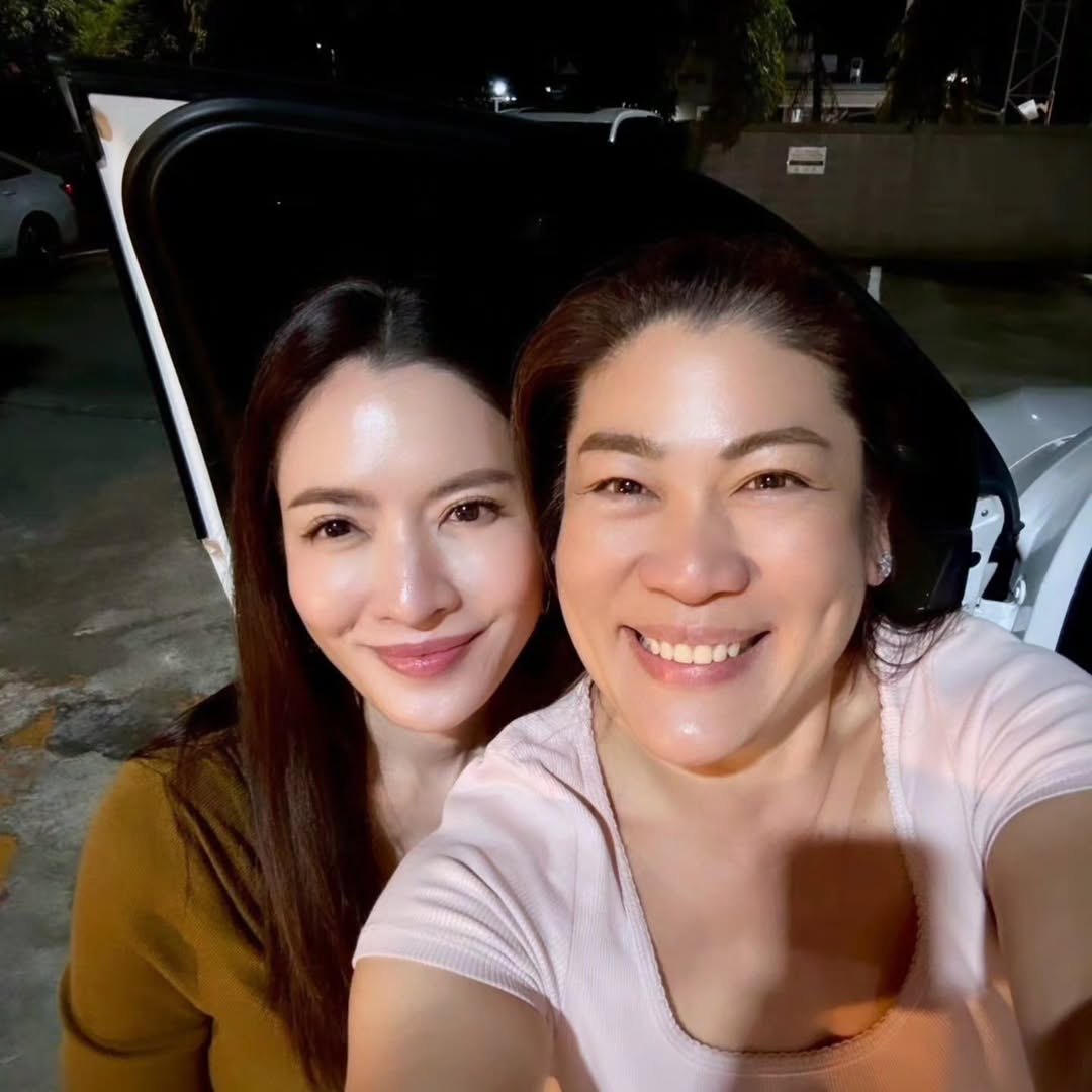 แอฟ - ทักษอร ภักดิ์สุขเจริญ