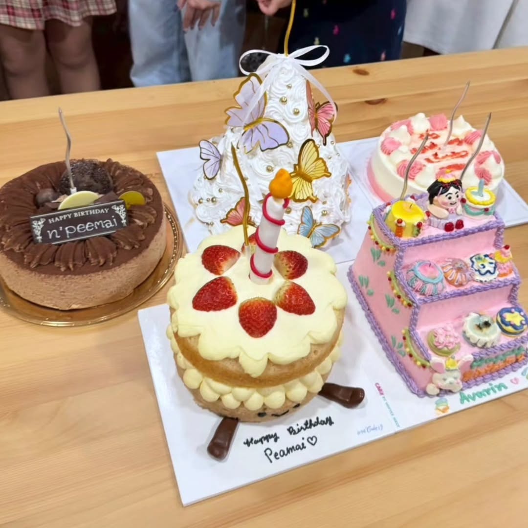 แอฟ - ทักษอร ภักดิ์สุขเจริญ