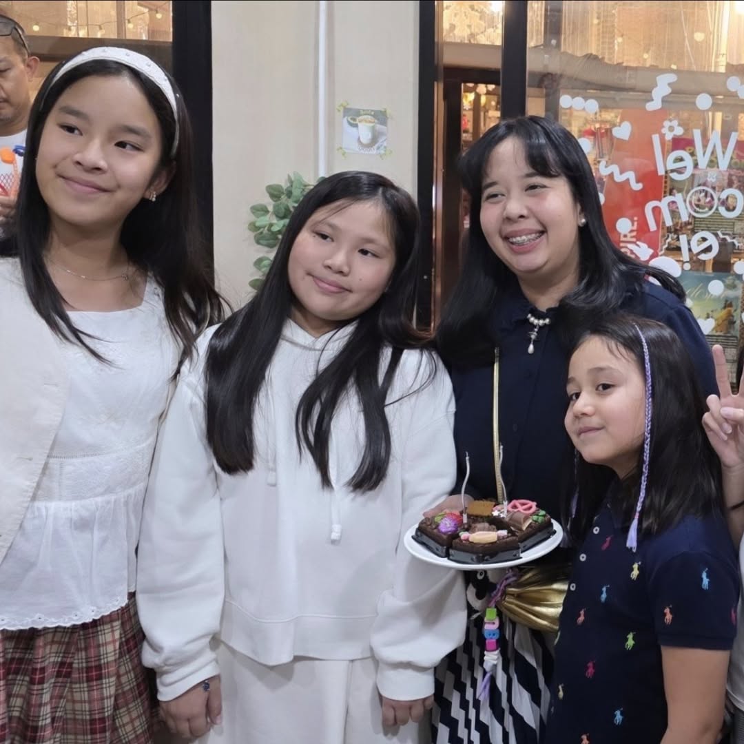 แอฟ - ทักษอร ภักดิ์สุขเจริญ