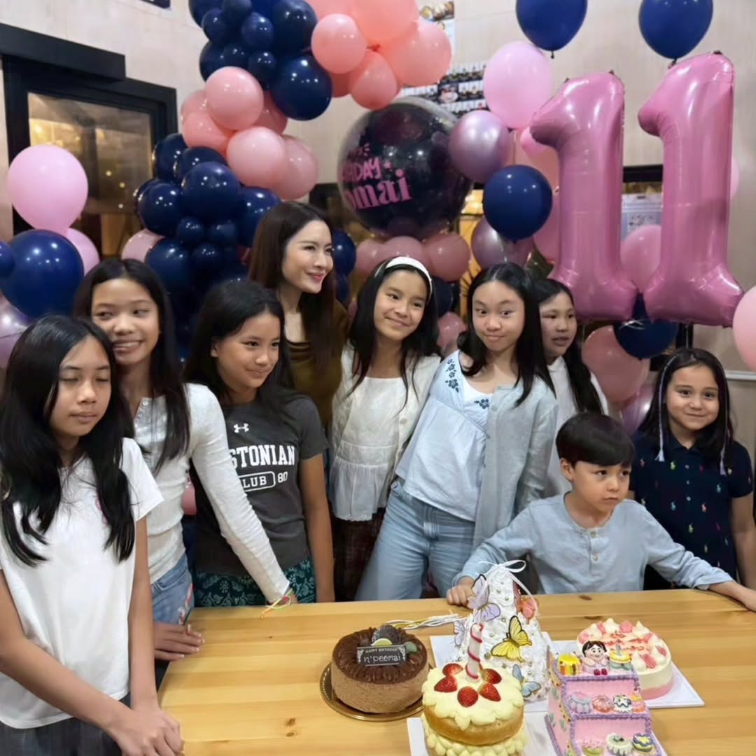 แอฟ - ทักษอร ภักดิ์สุขเจริญ