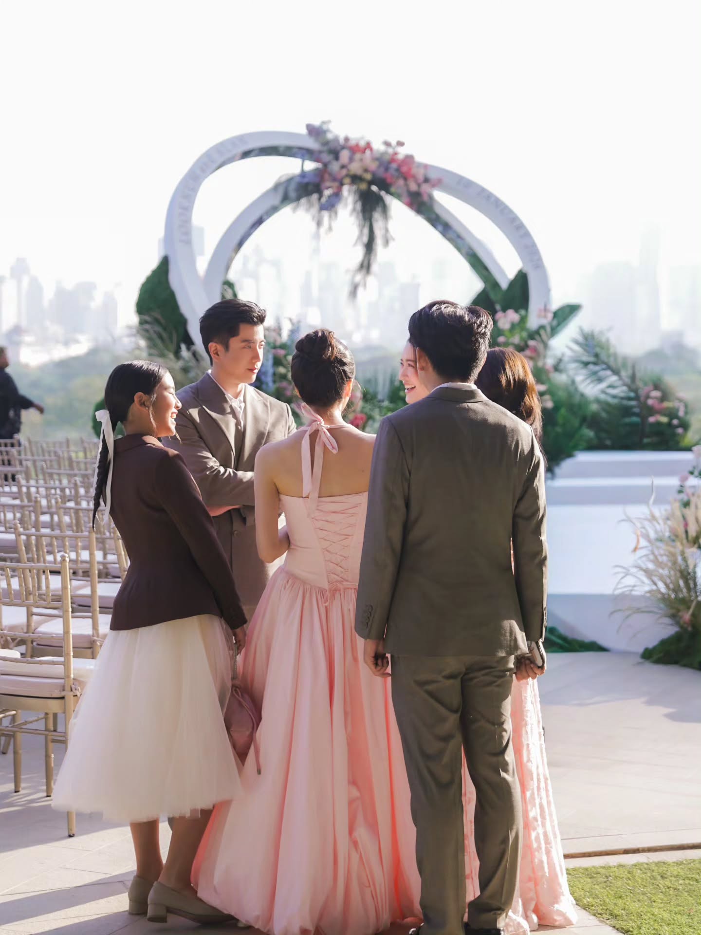 แอฟ - ทักษอร ภักดิ์สุขเจริญ