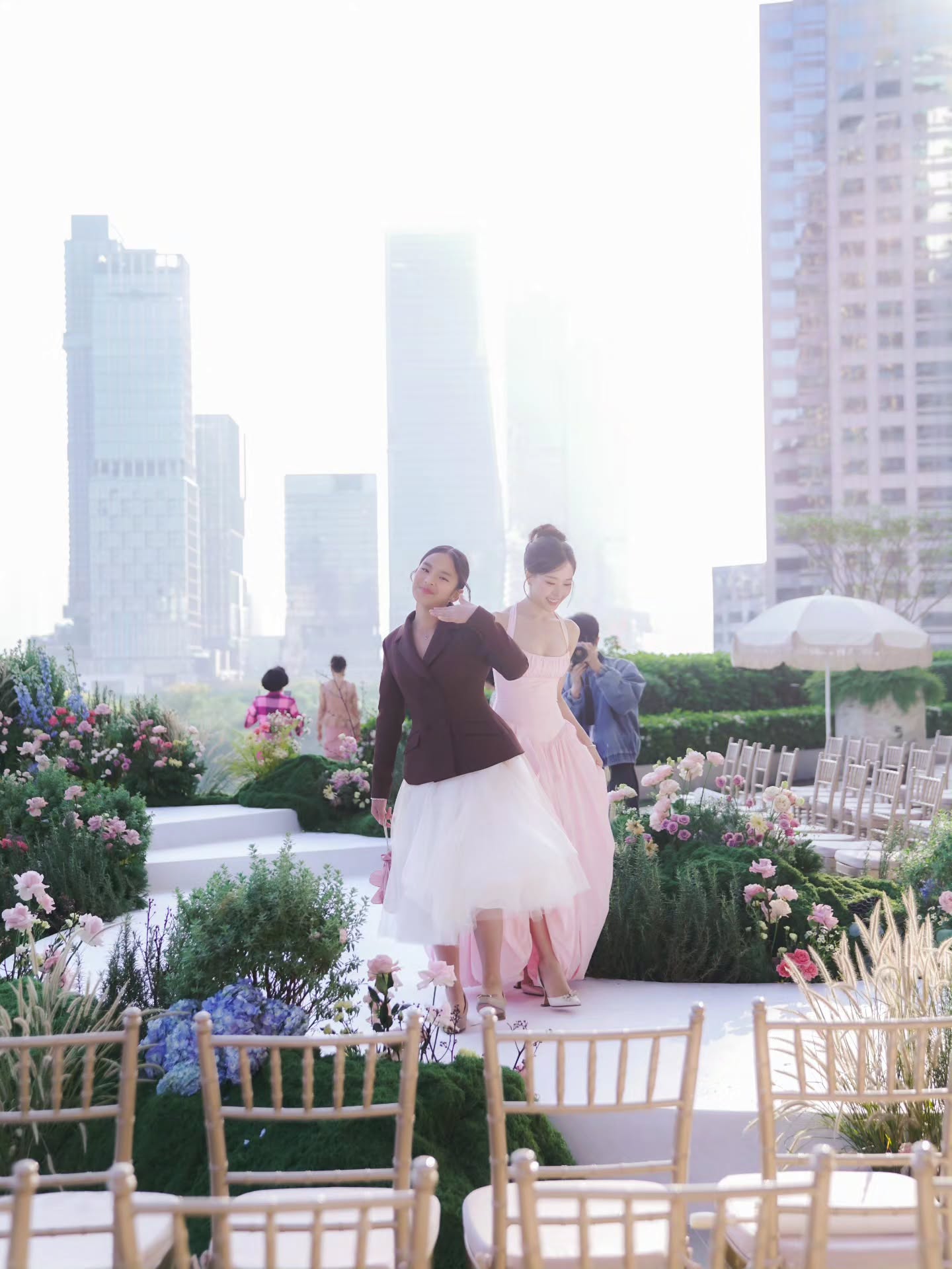 แอฟ - ทักษอร ภักดิ์สุขเจริญ